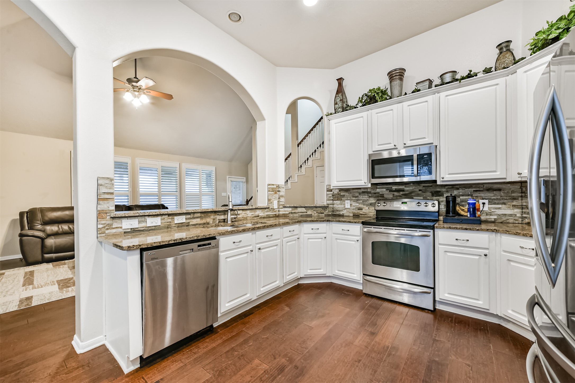 1122 Sussex Trail Property Photo 4