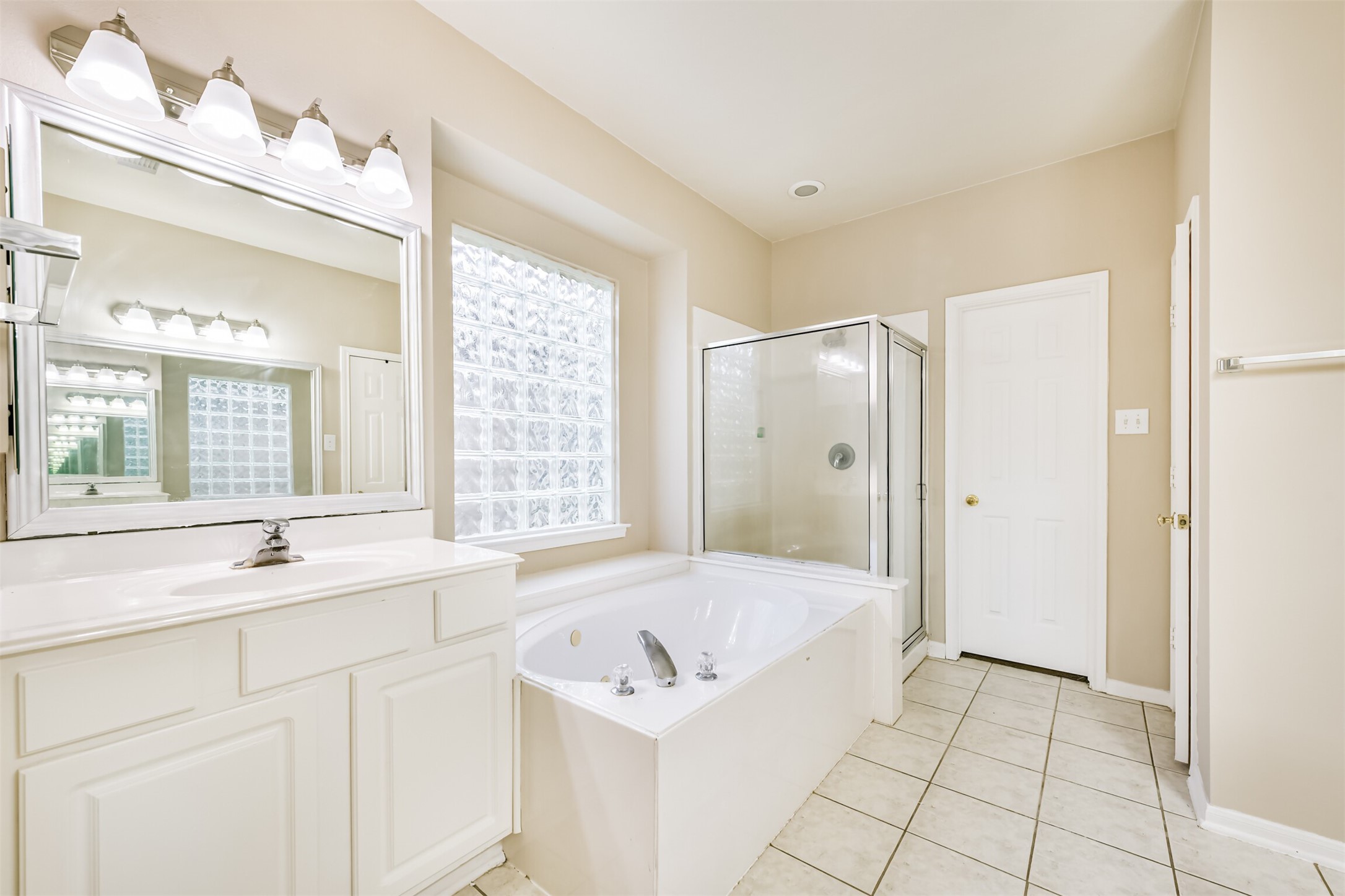 1122 Sussex Trail Property Photo 19