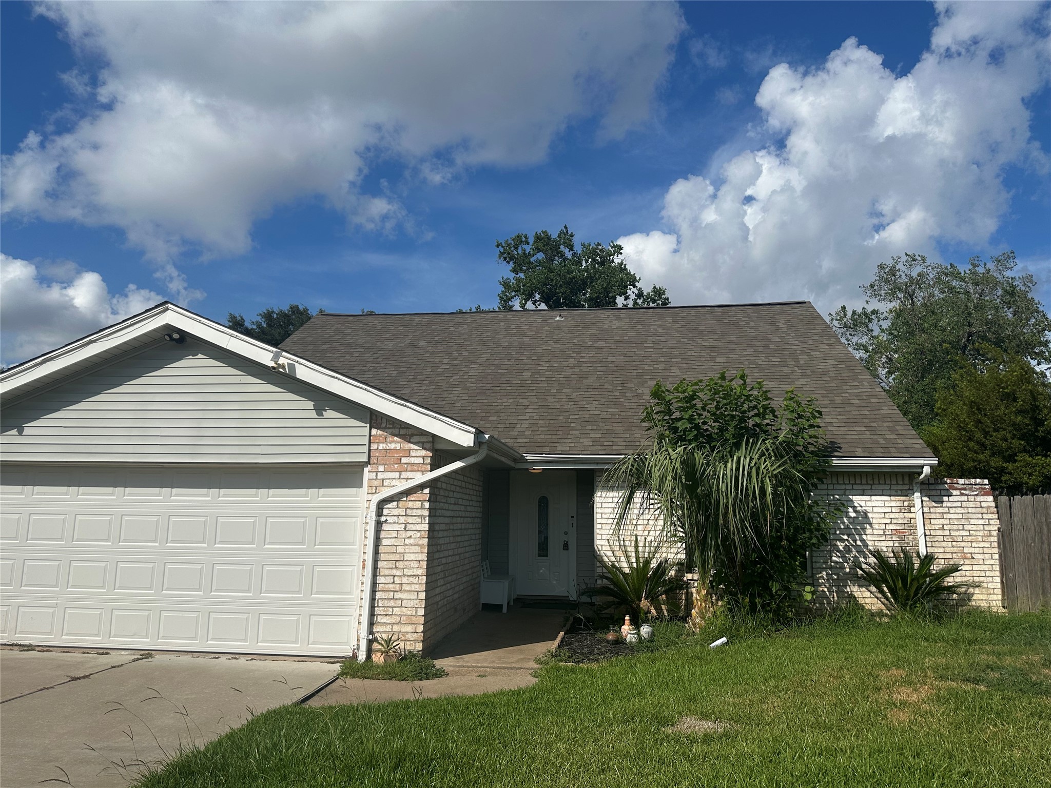 1222 Ravenscourt Drive Property Photo 1