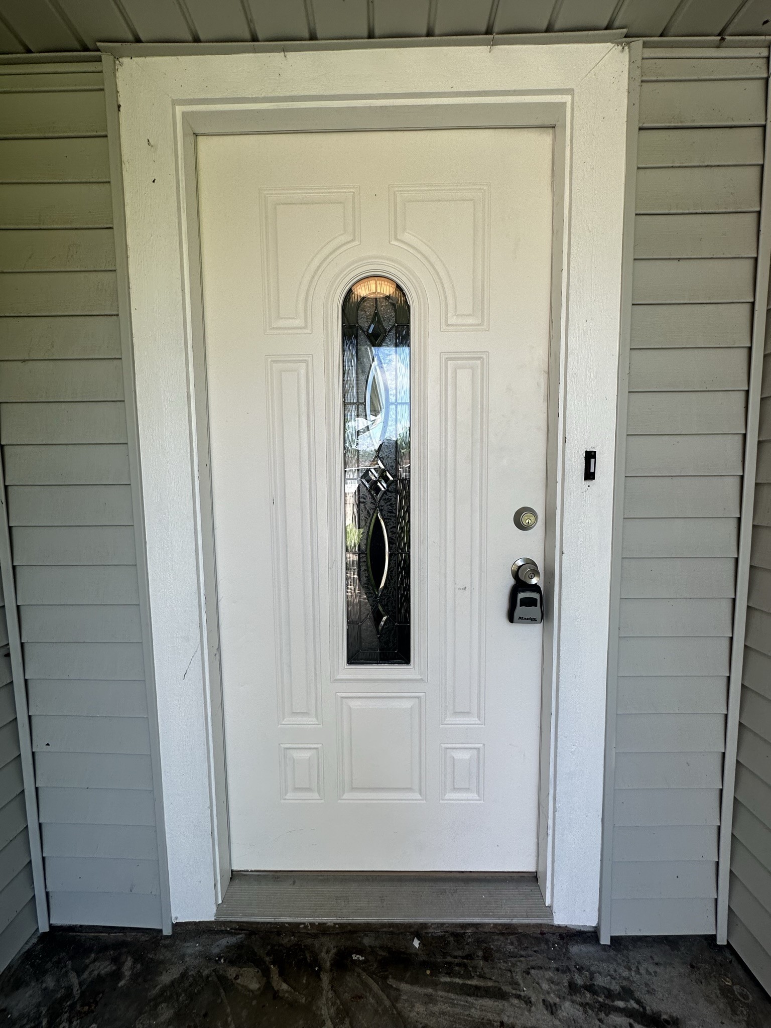 1222 Ravenscourt Drive Property Photo 2