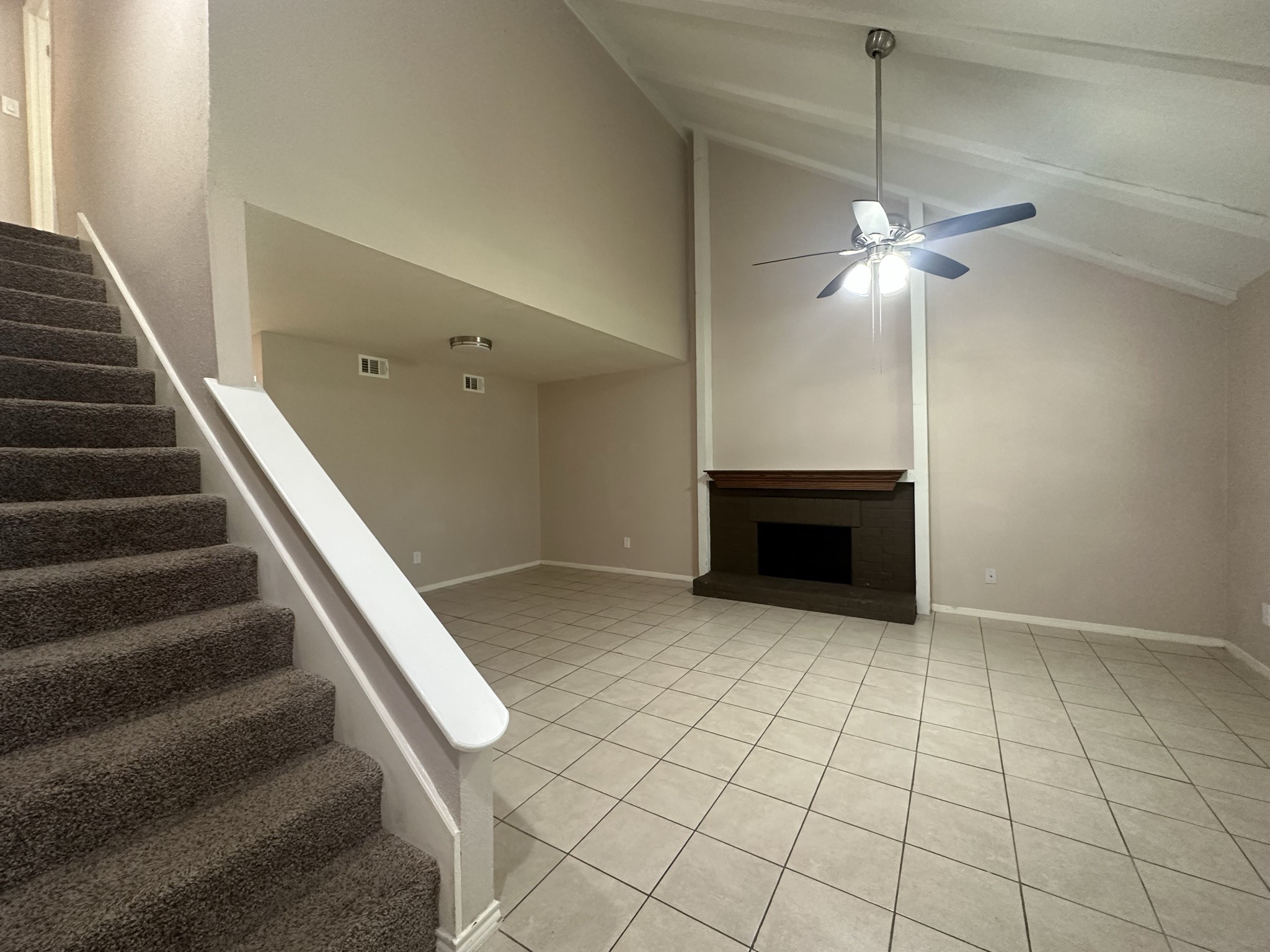 1222 Ravenscourt Drive Property Photo 4