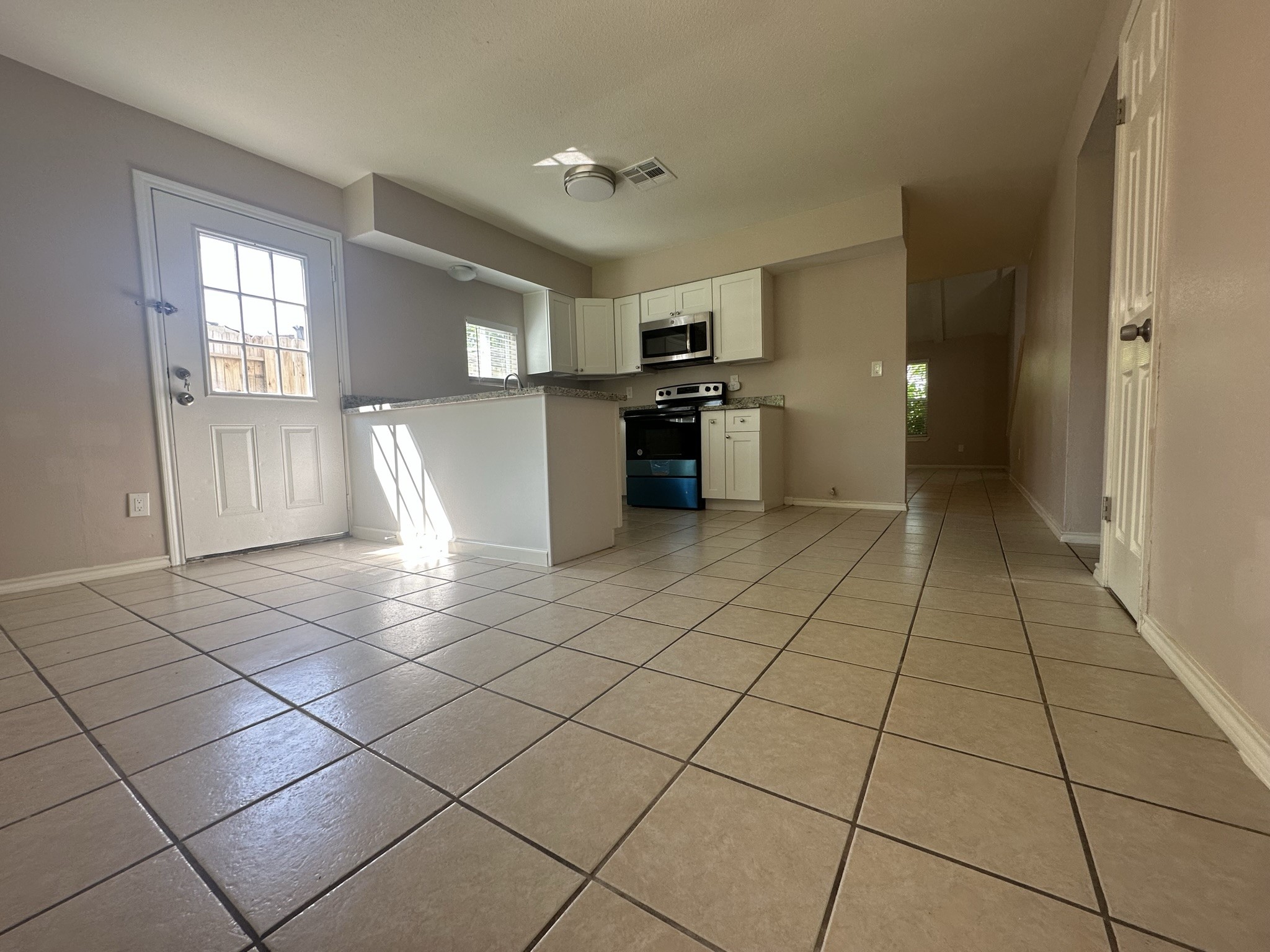 1222 Ravenscourt Drive Property Photo 8