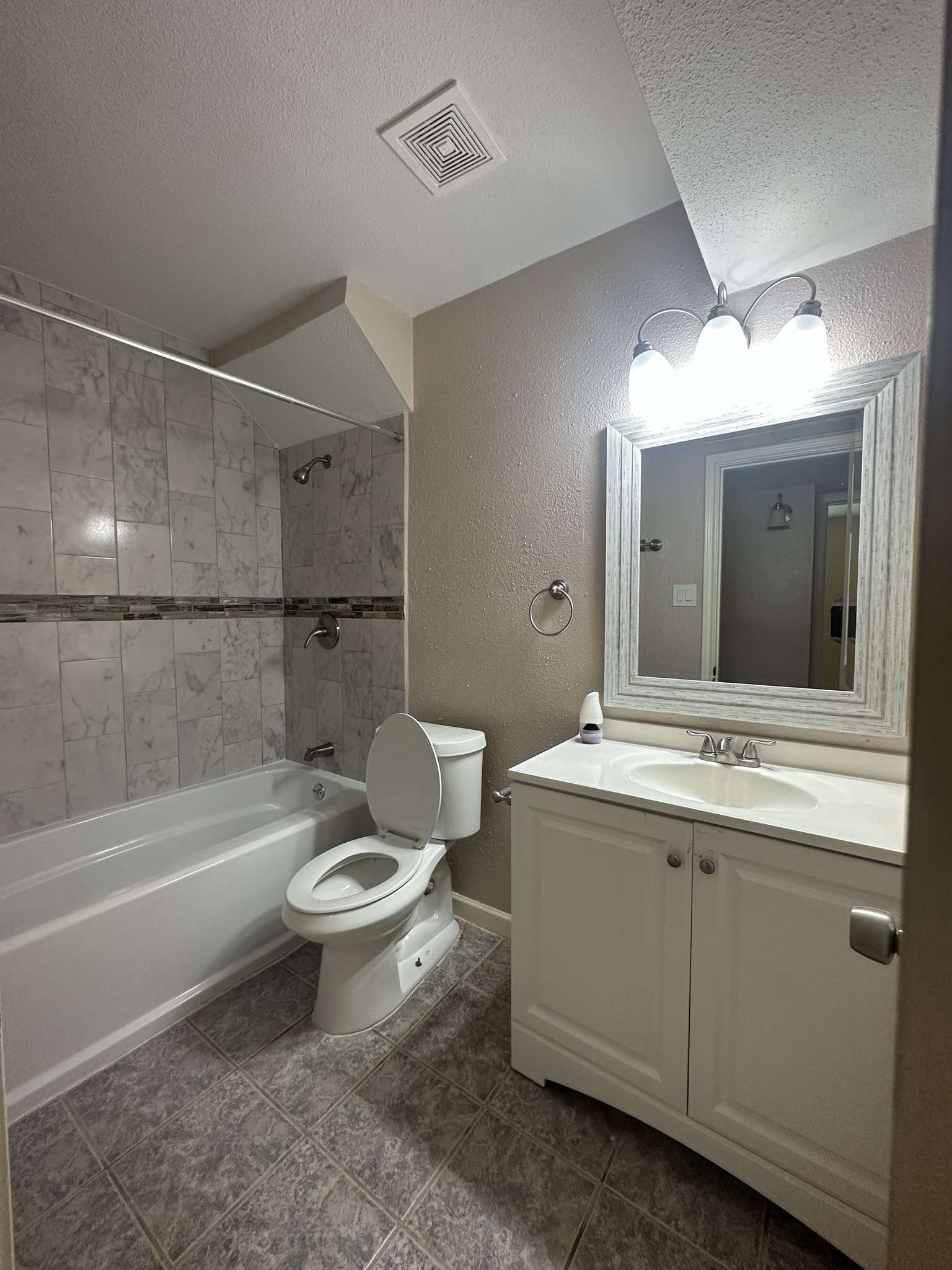 1222 Ravenscourt Drive Property Photo 22