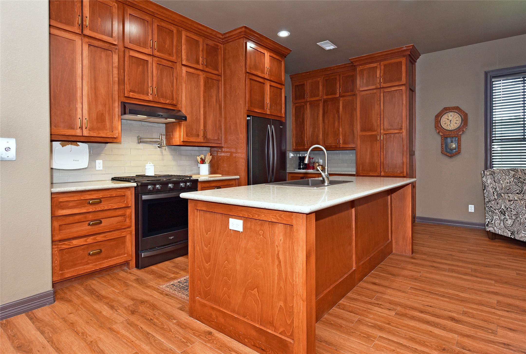 14323 Buffalo Street Property Photo 21