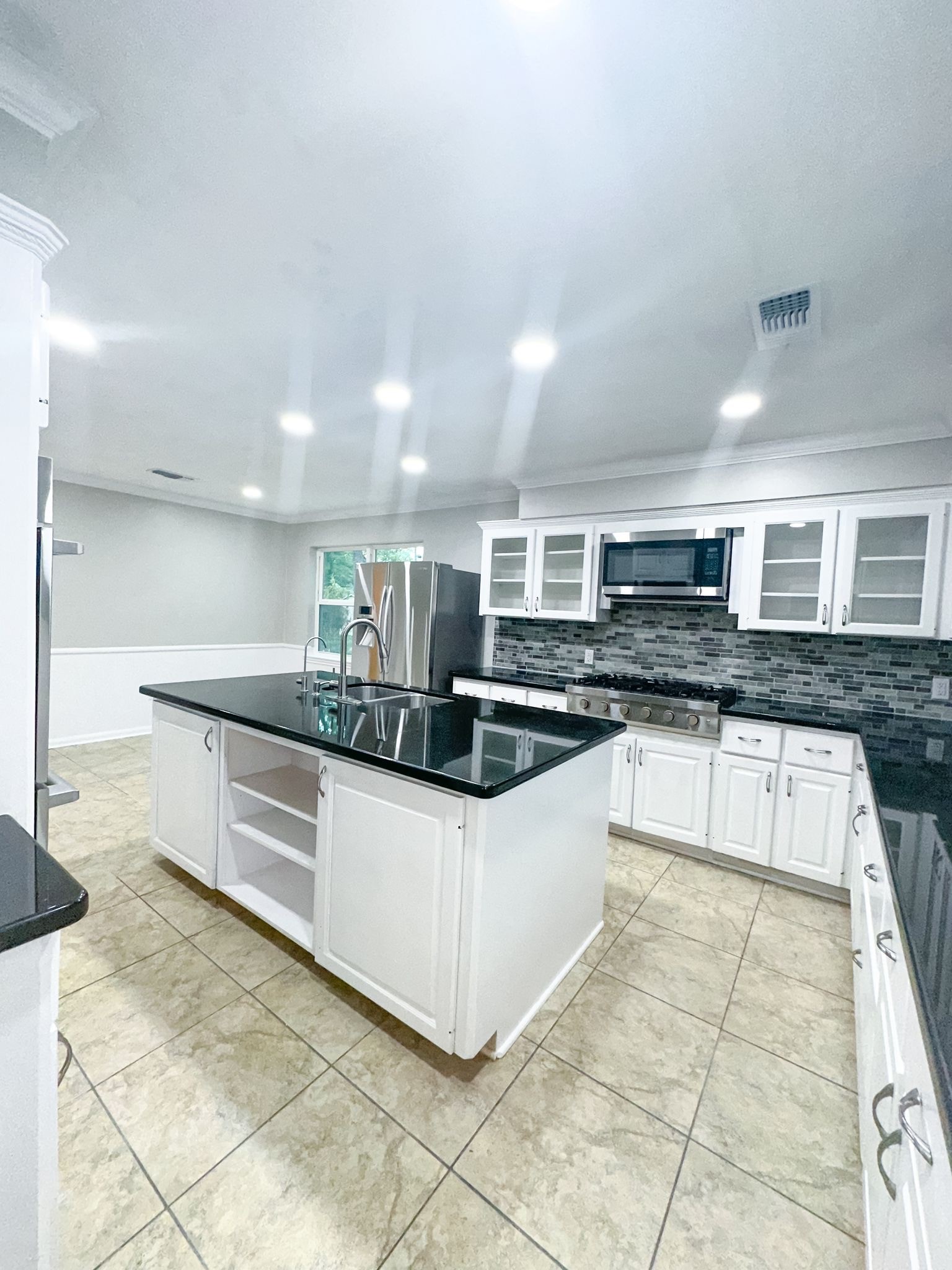537 Natchez Park Property Photo 8