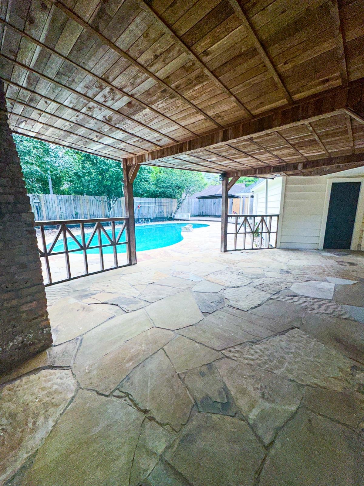537 Natchez Park Property Photo 15