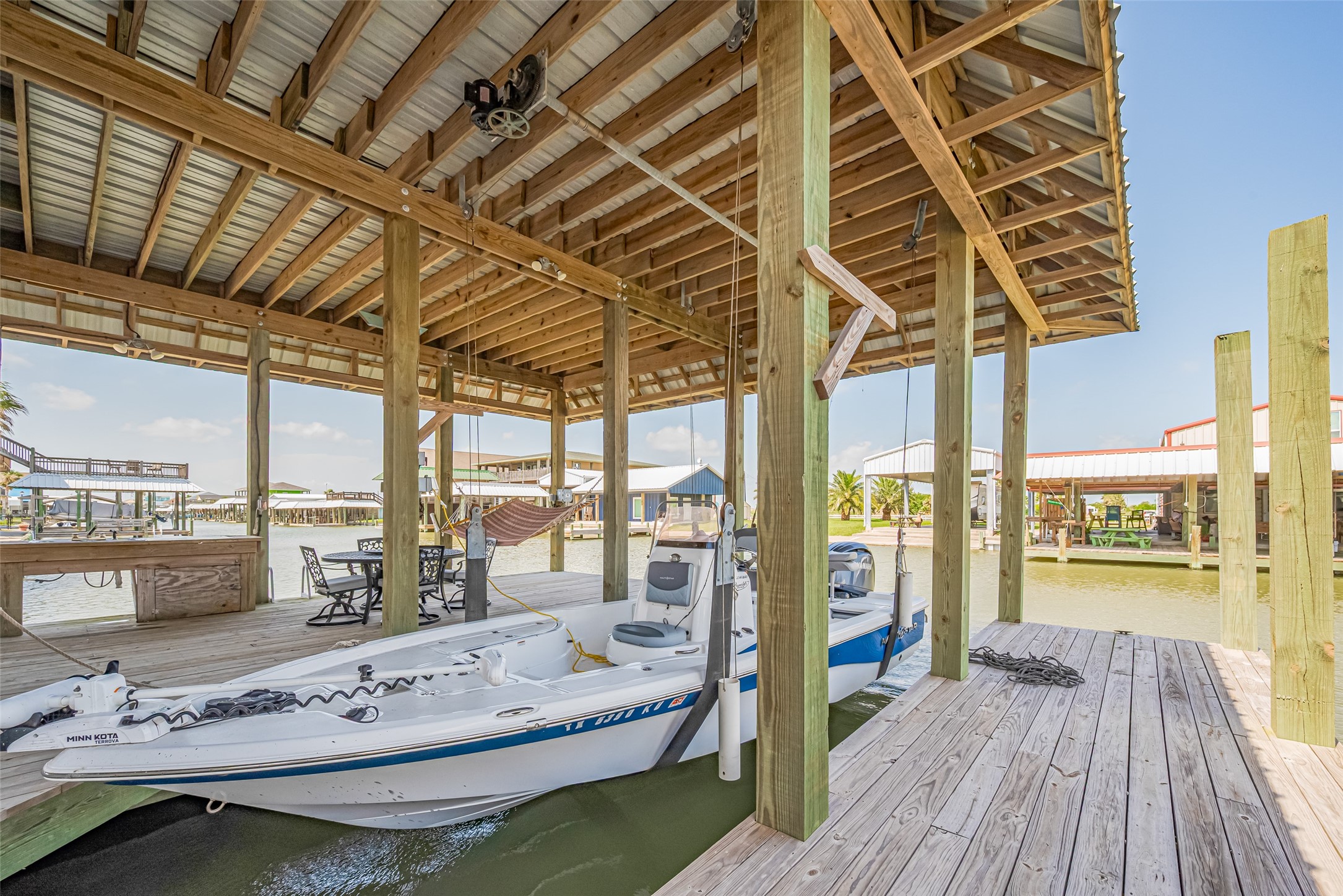 1126 Island Boulevard Property Photo 4