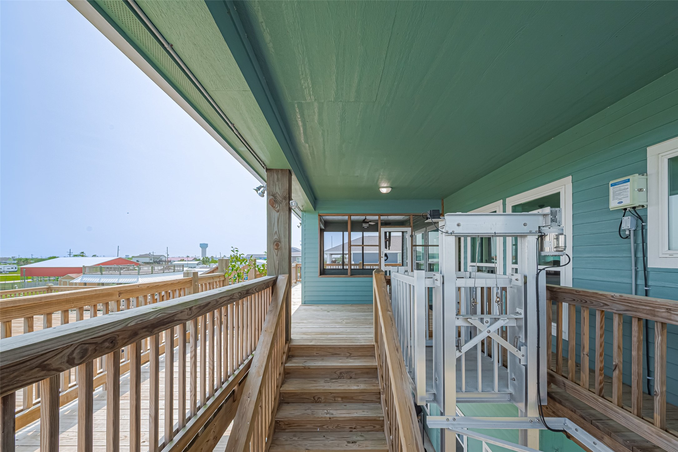 1126 Island Boulevard Property Photo 5
