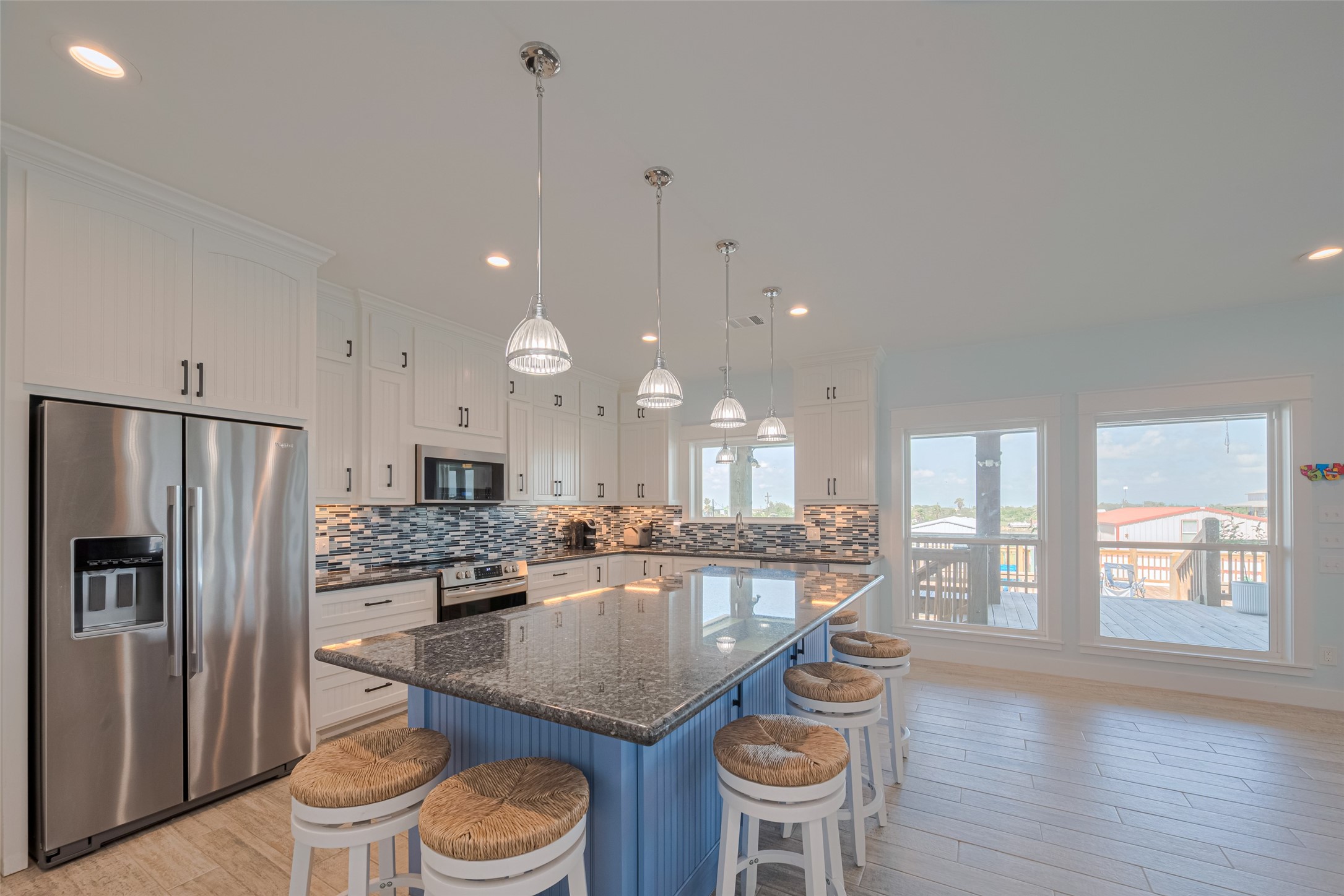 1126 Island Boulevard Property Photo 9