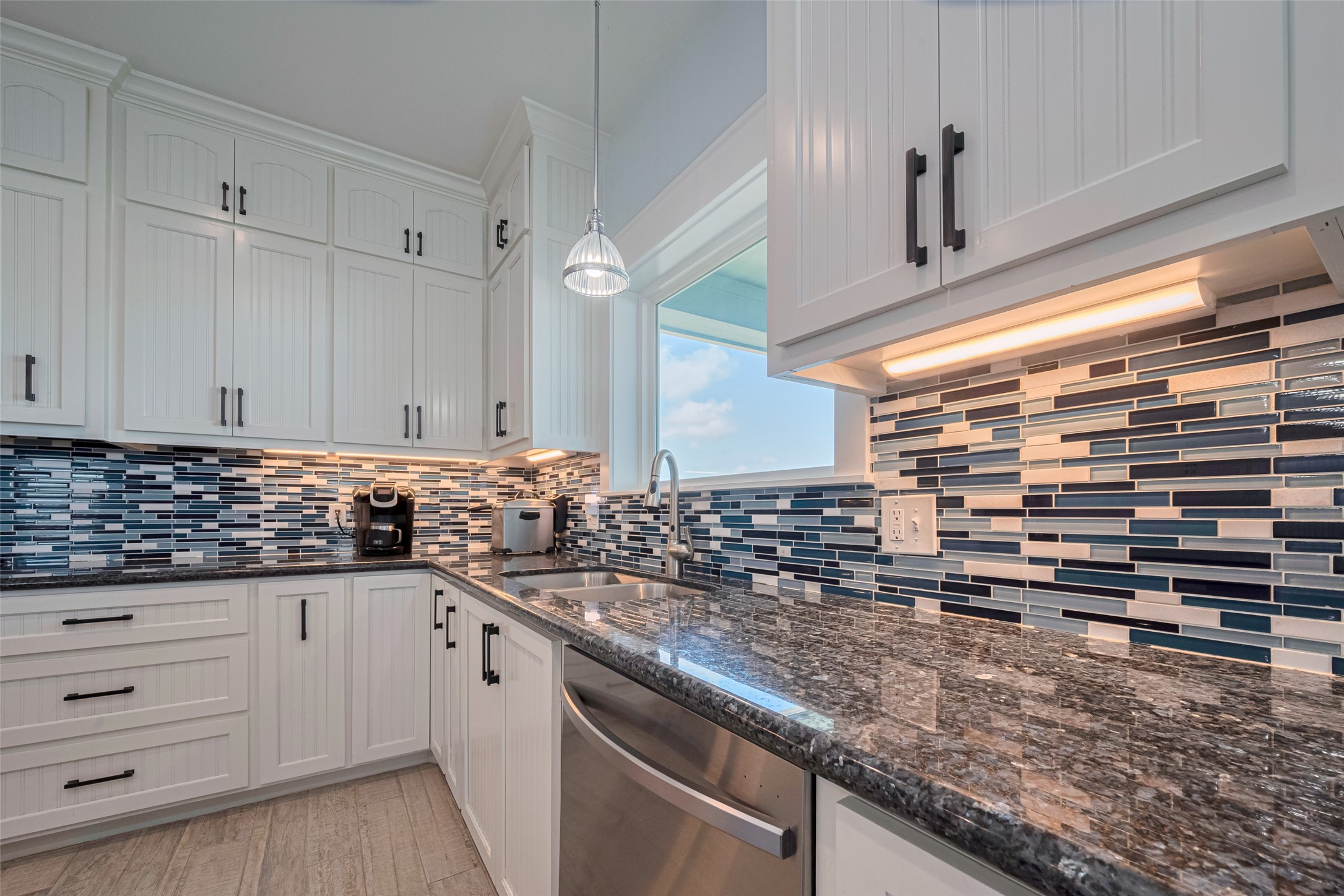 1126 Island Boulevard Property Photo 10