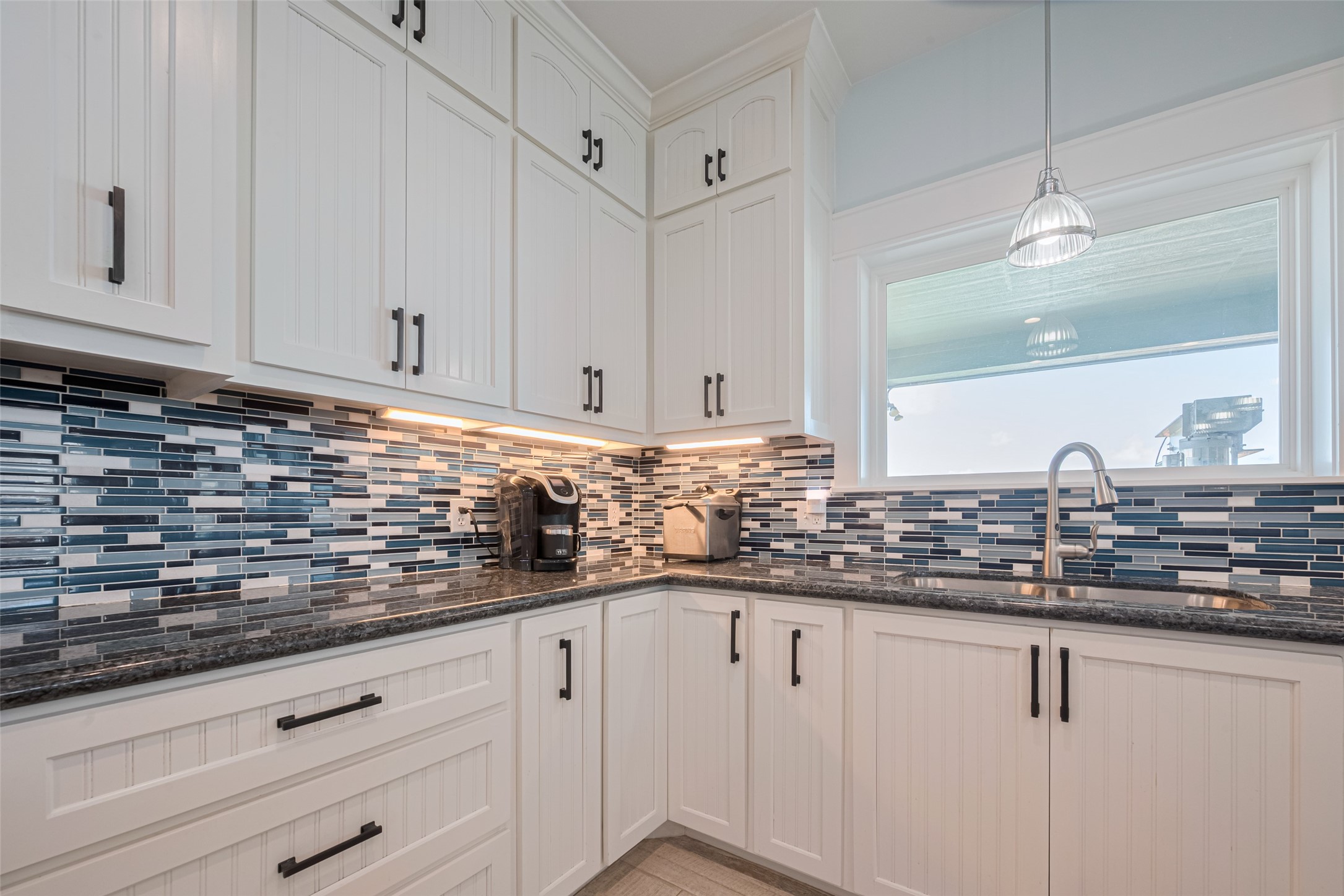 1126 Island Boulevard Property Photo 12