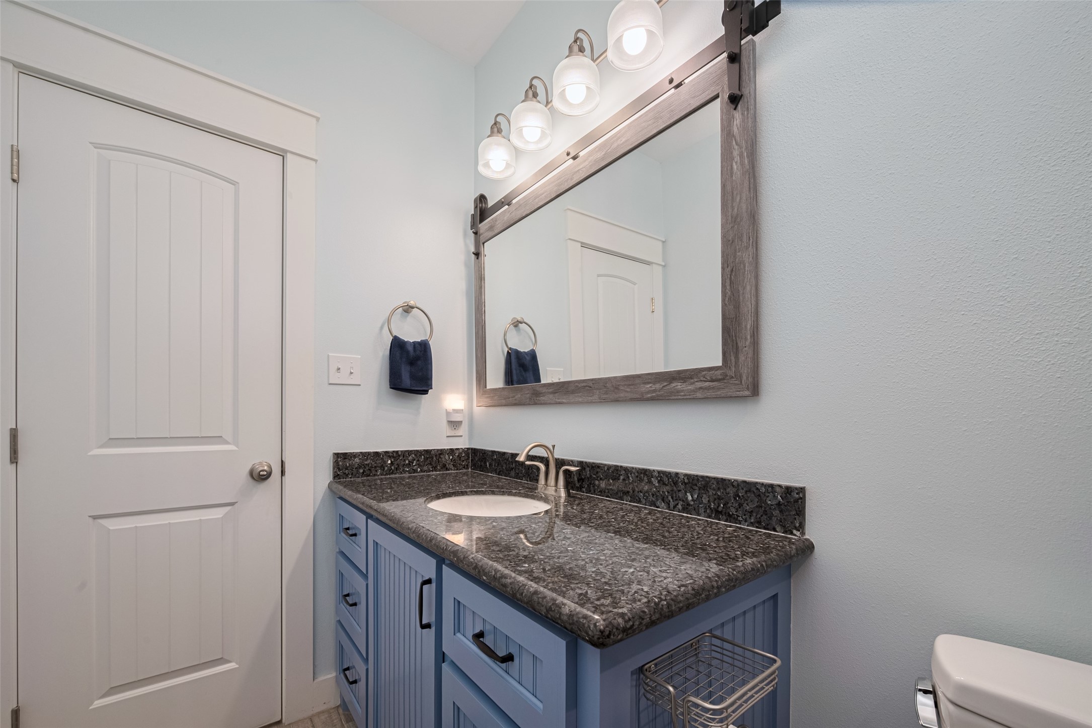 1126 Island Boulevard Property Photo 24