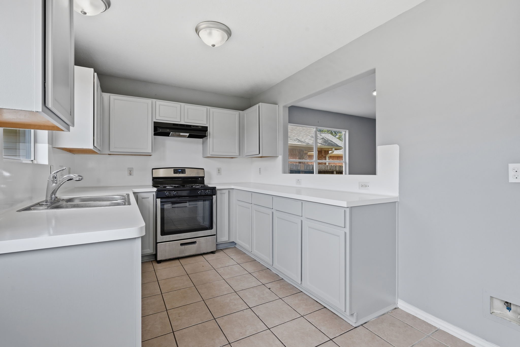 9006 Blue Cedar Lane Property Photo 10