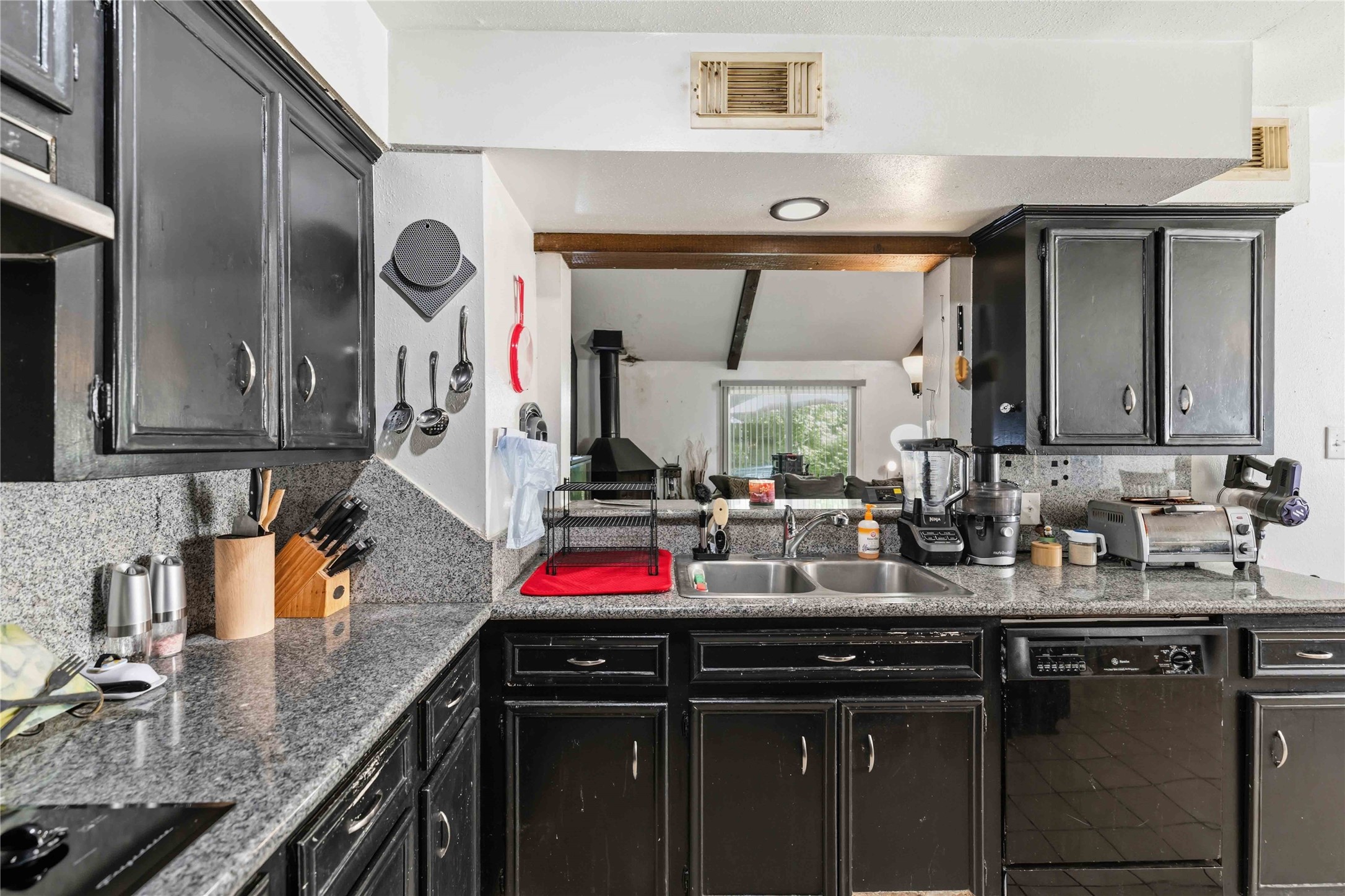 1114 Mustang Trail Property Photo 10