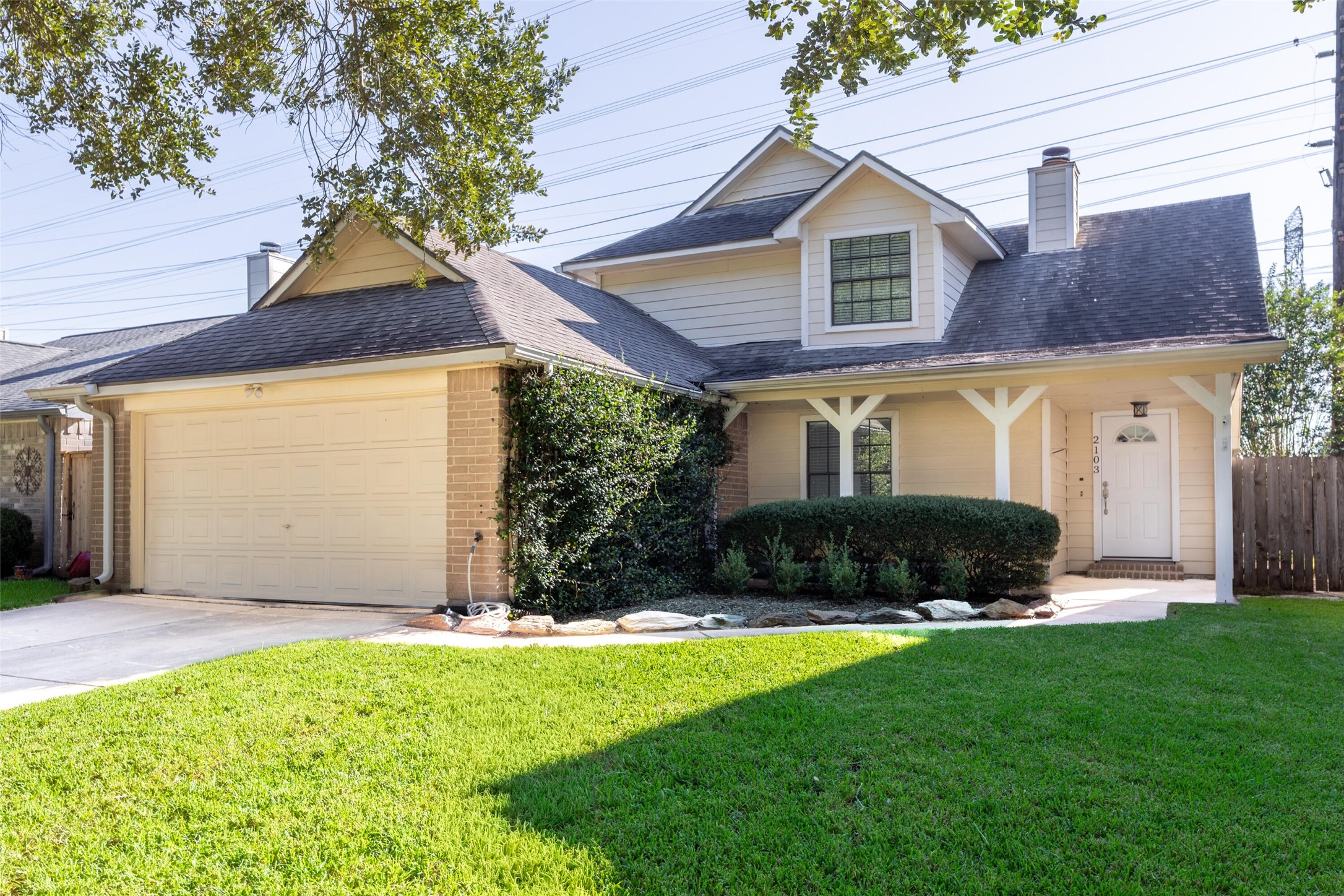 2103 Creekshire Drive Property Photo 1