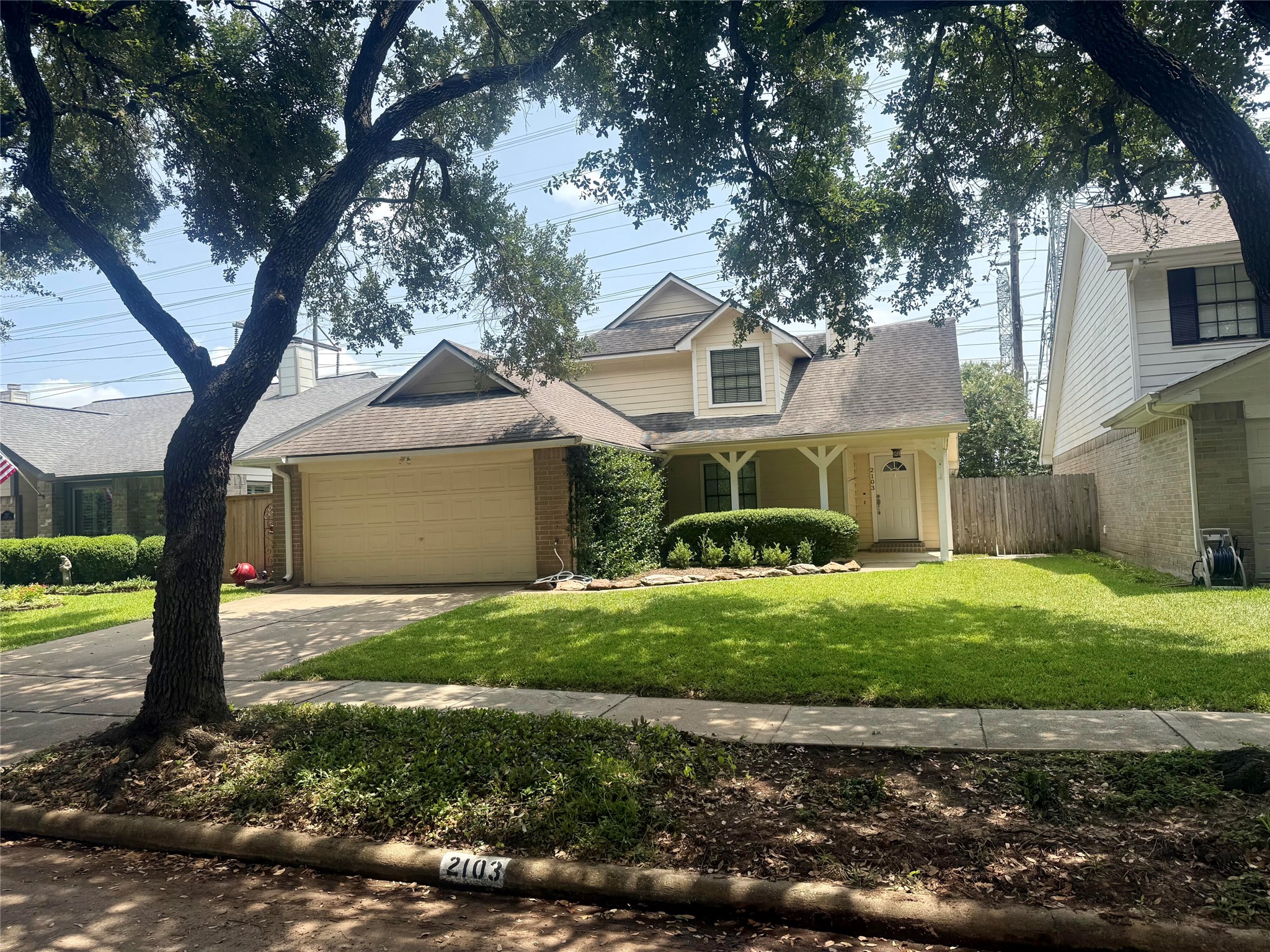 2103 Creekshire Drive Property Photo 2