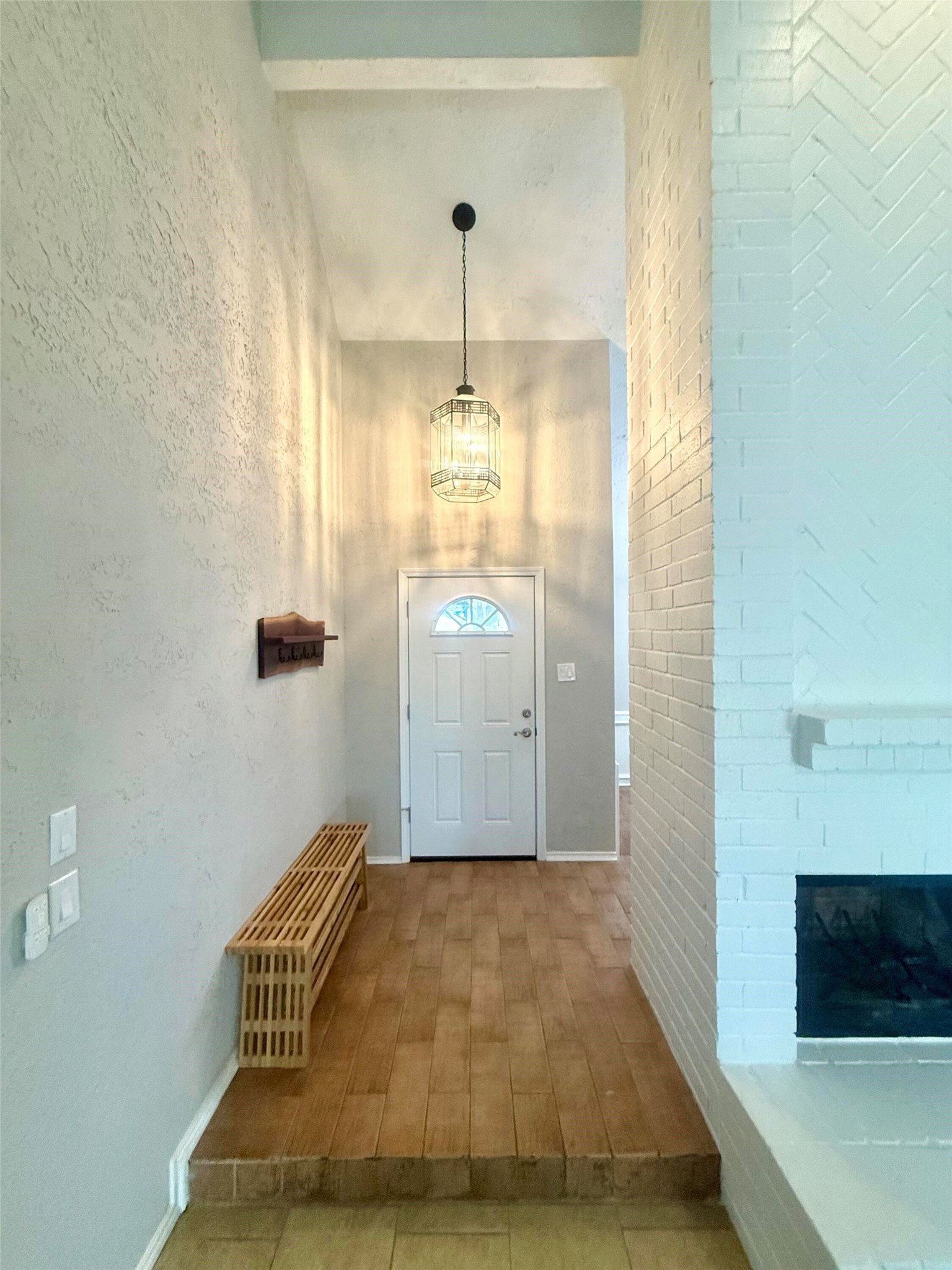 2103 Creekshire Drive Property Photo 3