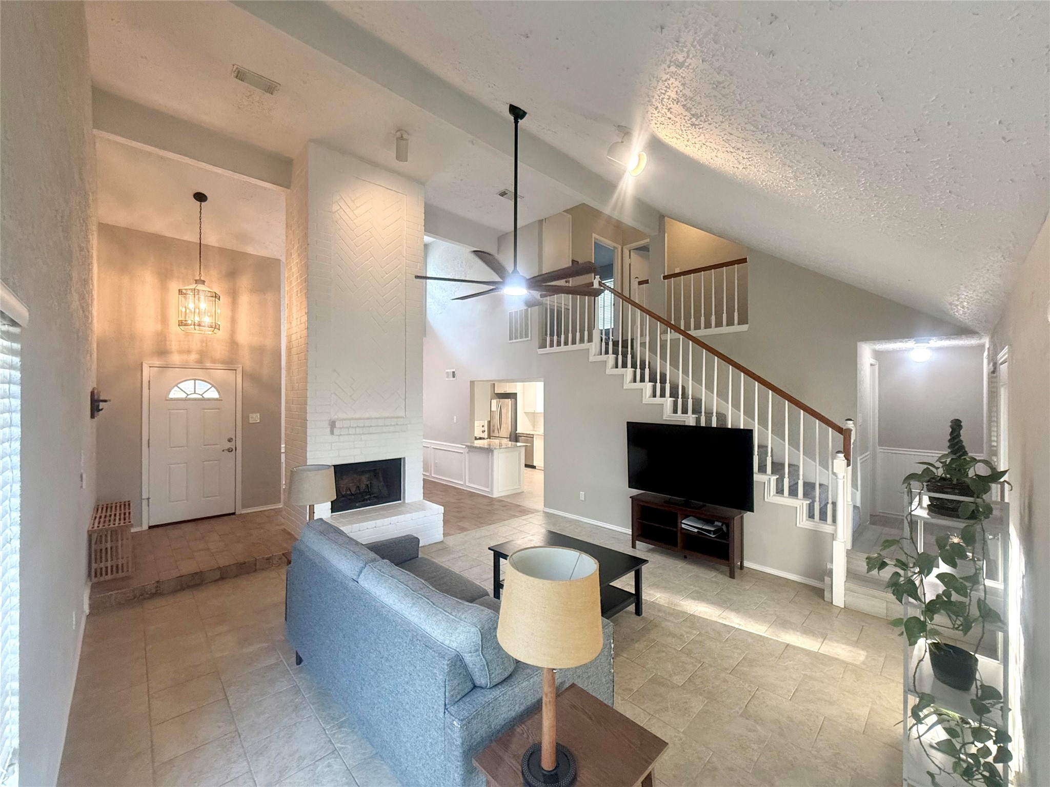 2103 Creekshire Drive Property Photo 4