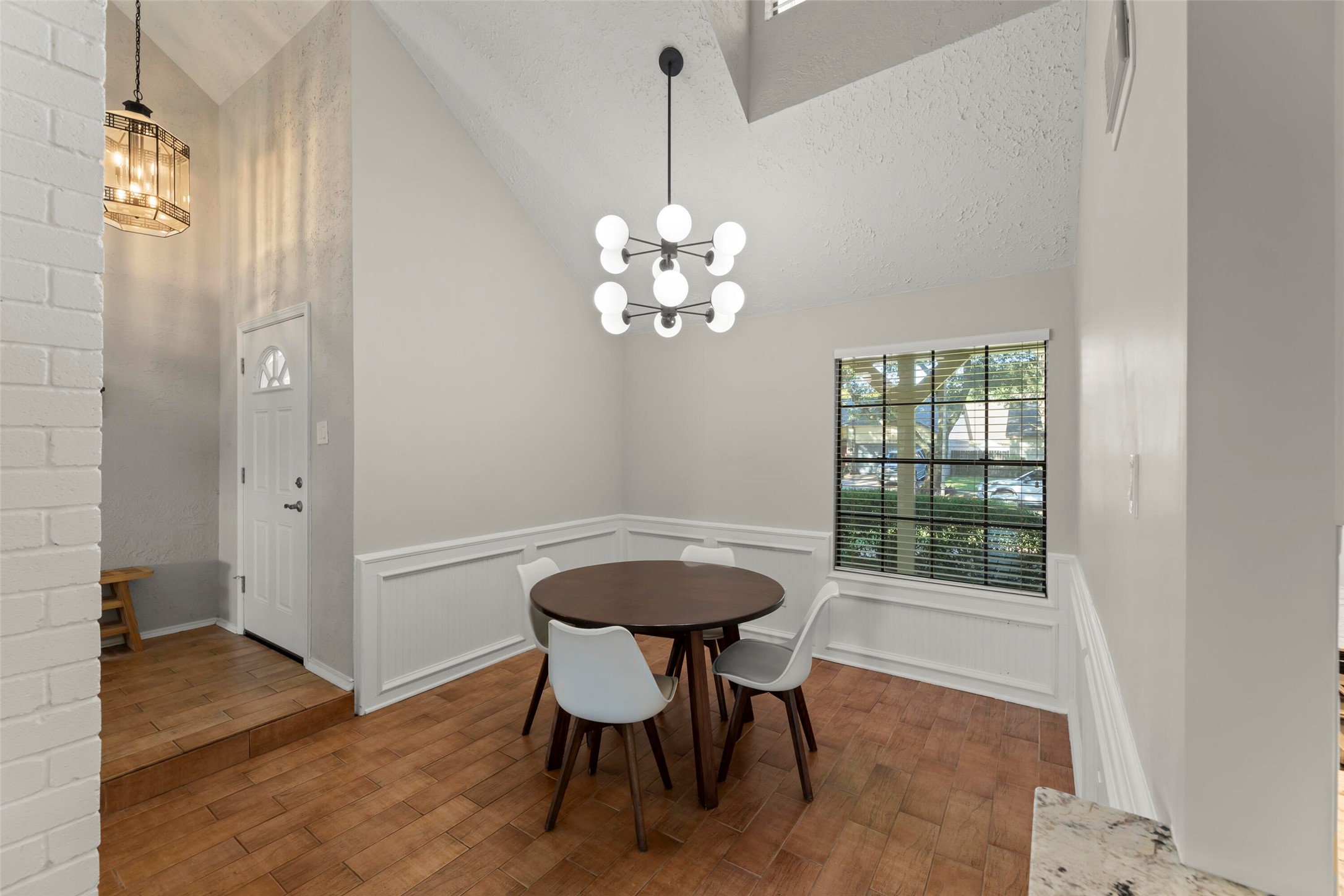 2103 Creekshire Drive Property Photo 5