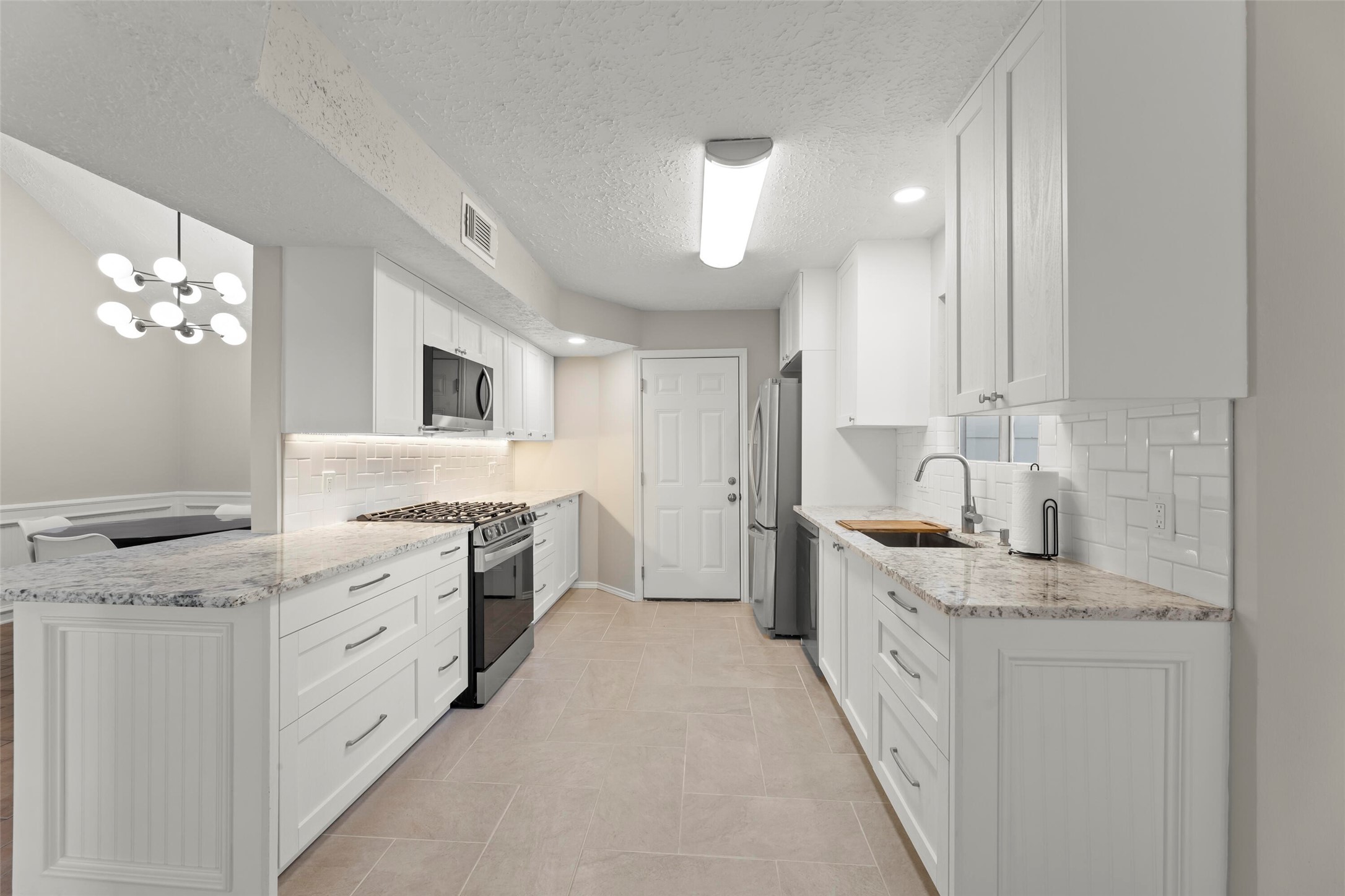 2103 Creekshire Drive Property Photo 11