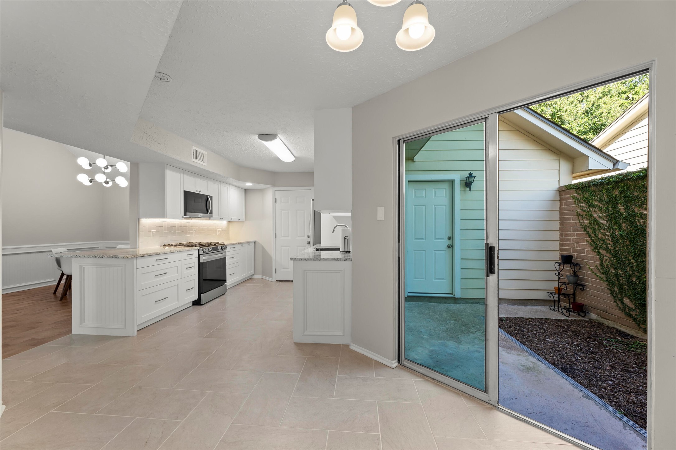 2103 Creekshire Drive Property Photo 13