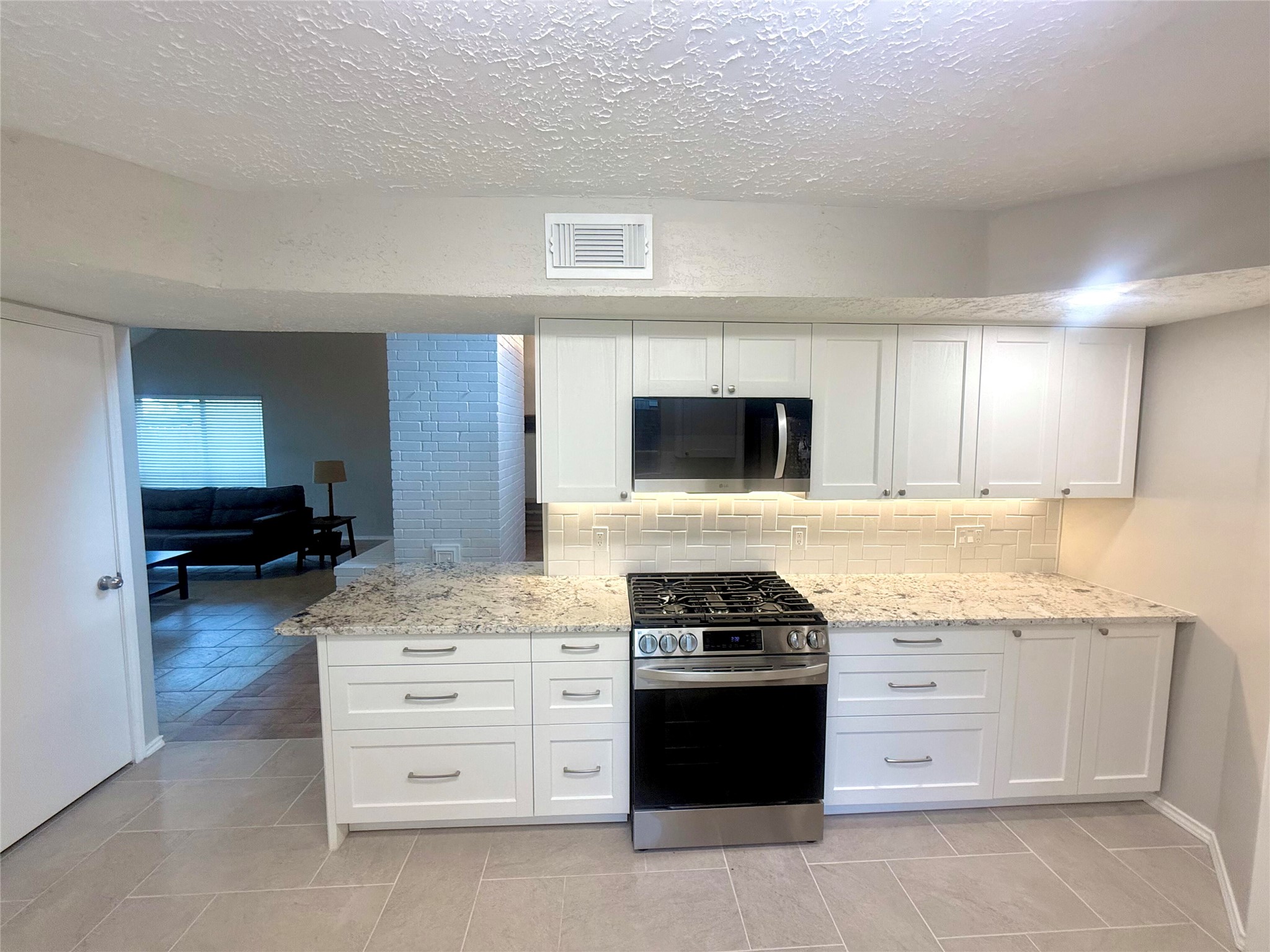2103 Creekshire Drive Property Photo 14
