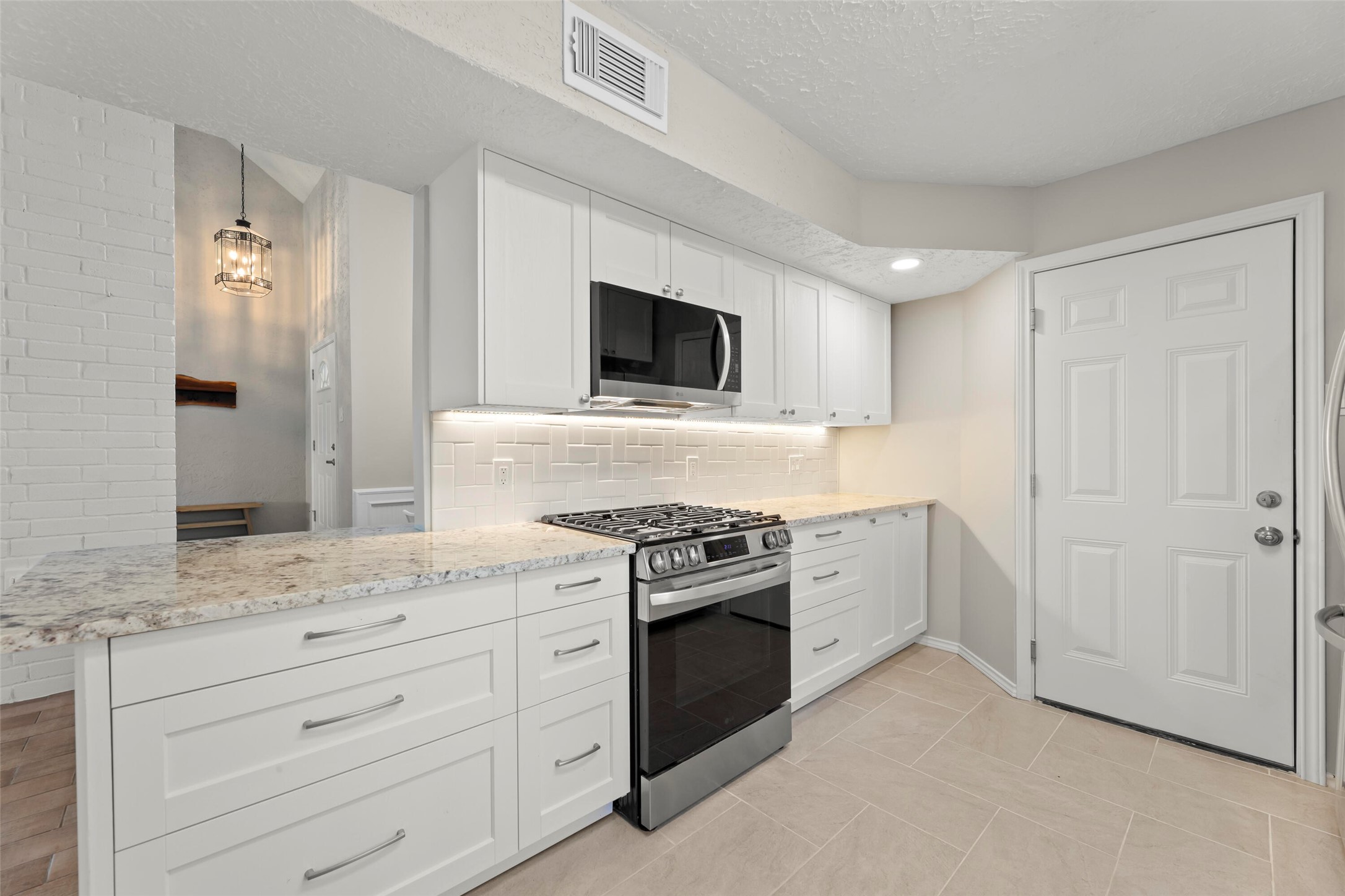 2103 Creekshire Drive Property Photo 14