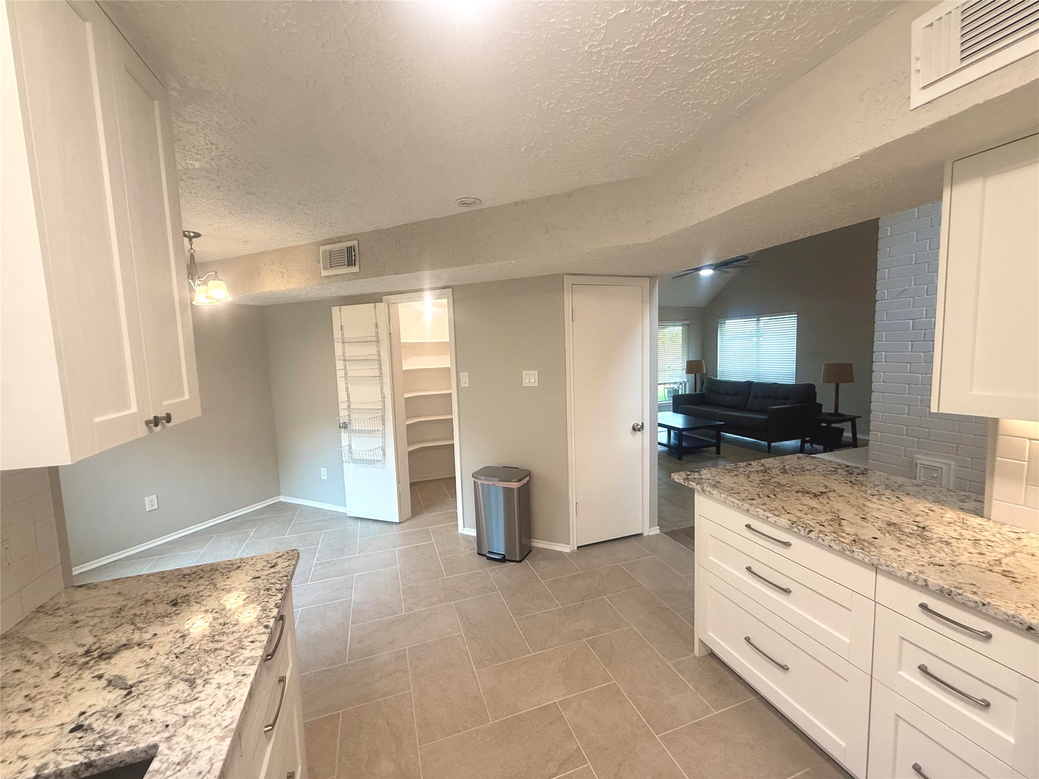 2103 Creekshire Drive Property Photo 15