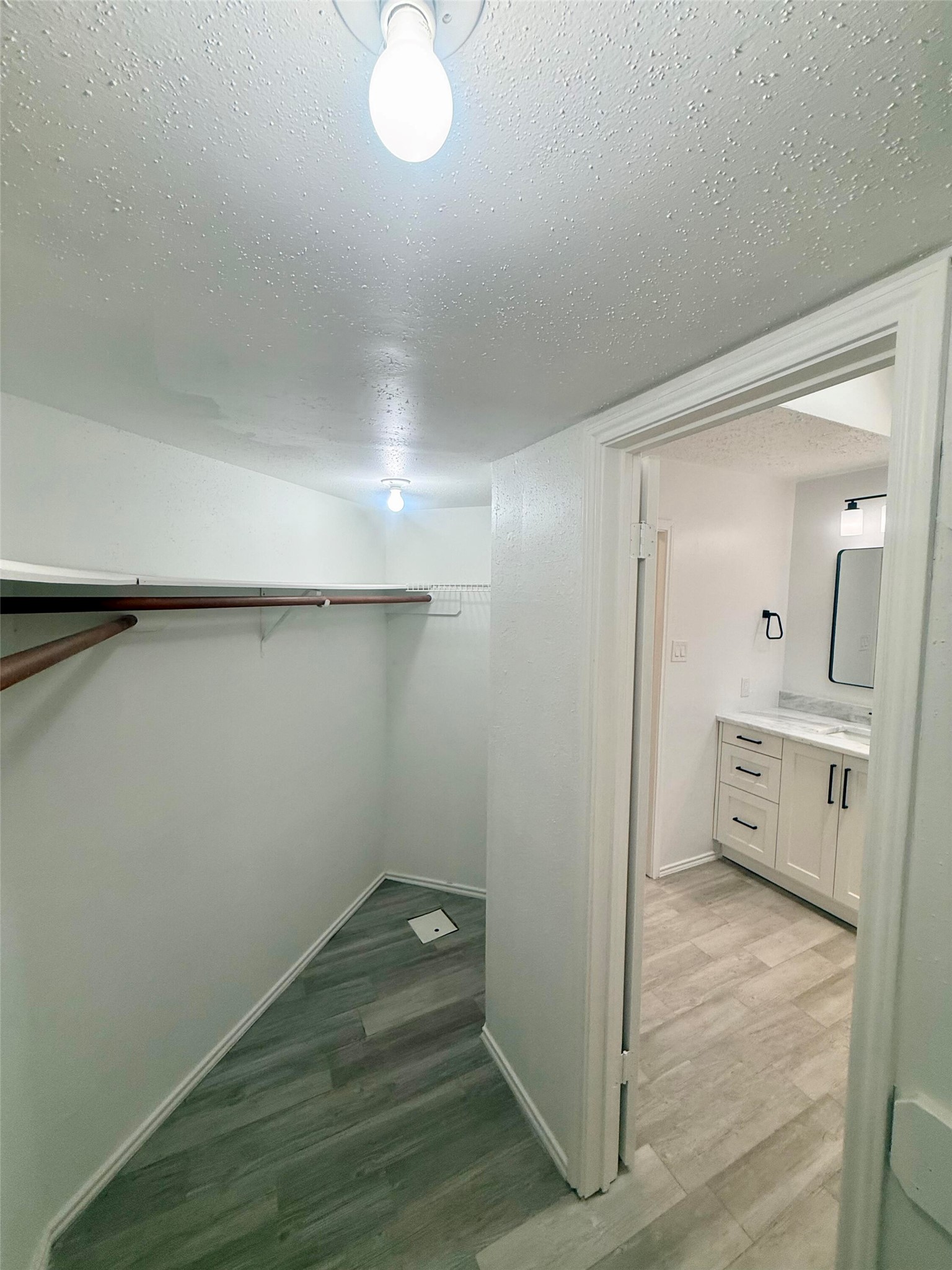 2103 Creekshire Drive Property Photo 25