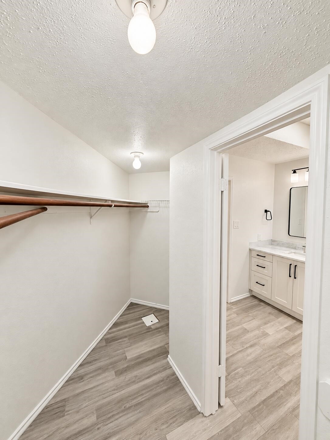 2103 Creekshire Drive Property Photo 29