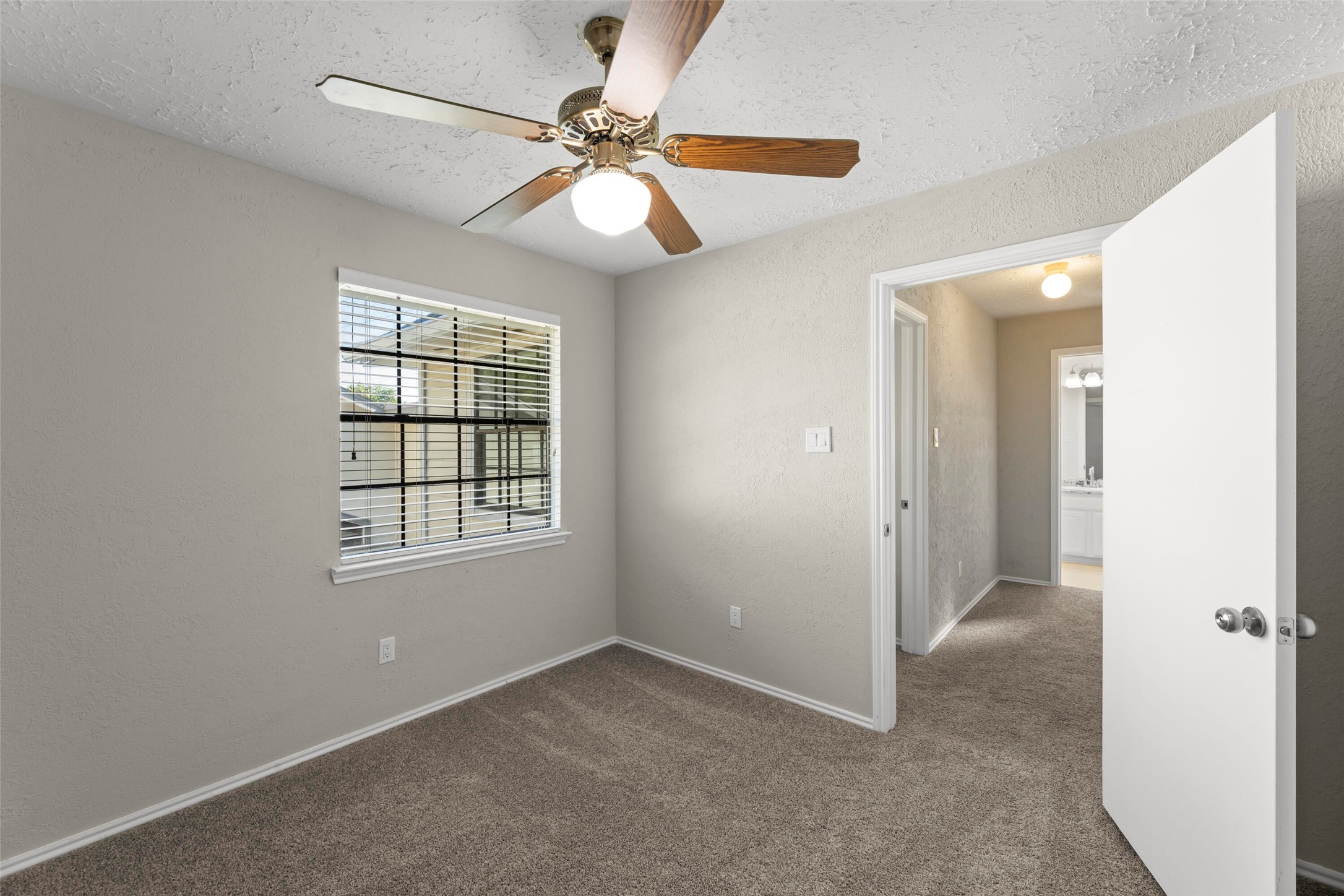 2103 Creekshire Drive Property Photo 32