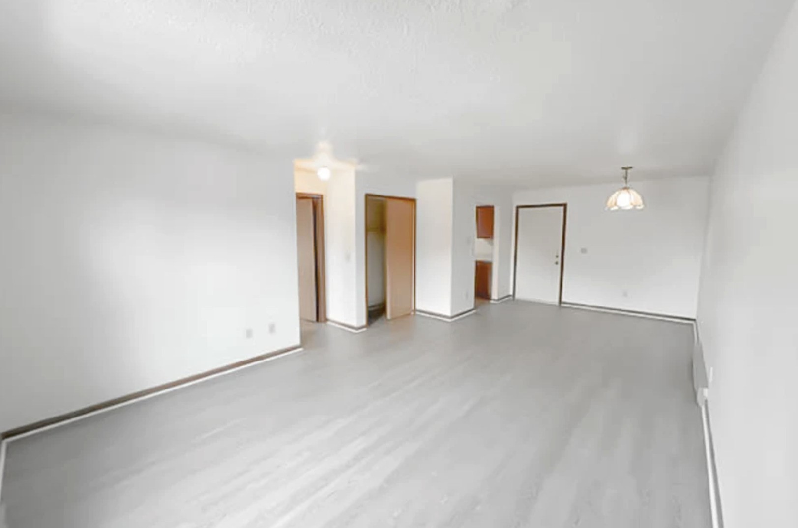 10 E Park Terrace Boulevard Property Photo 4