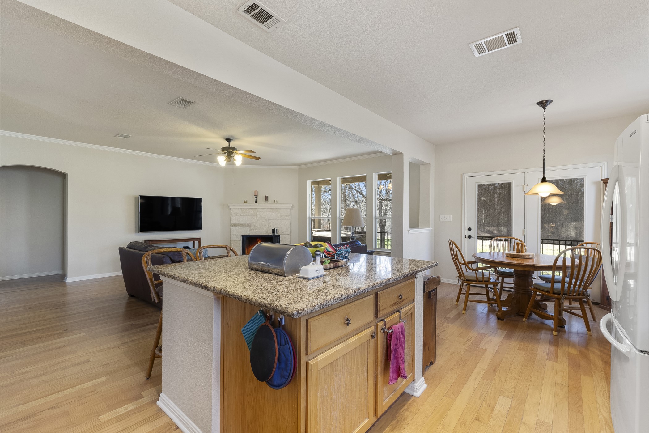 202 The Oaks Boulevard N Property Photo 7