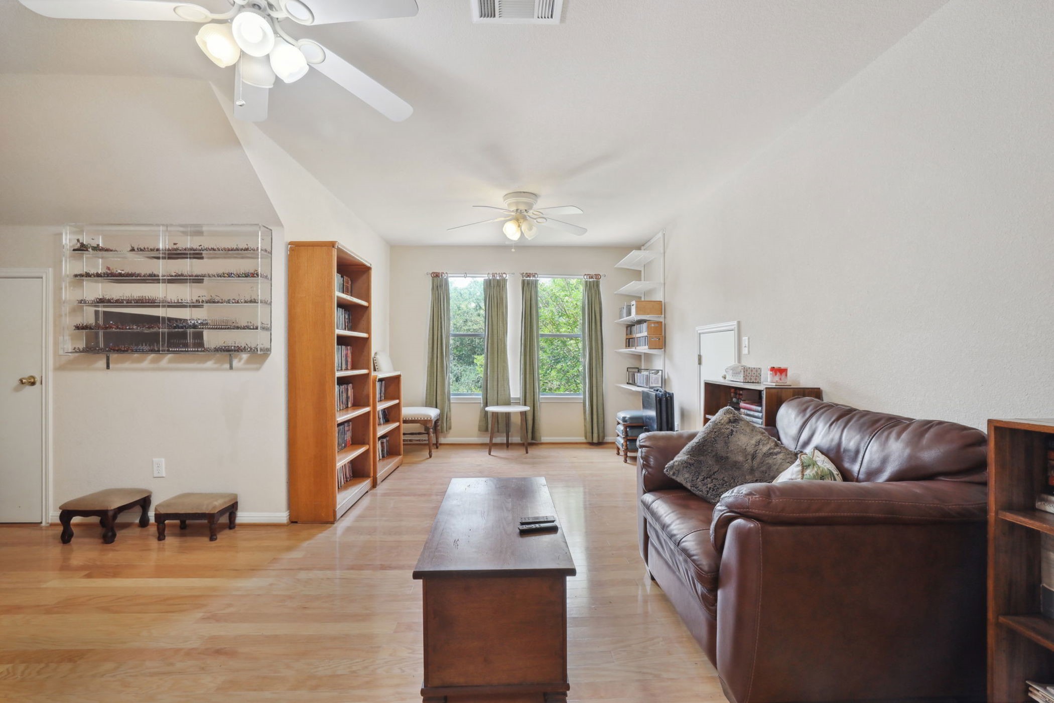 202 The Oaks Boulevard N Property Photo 26