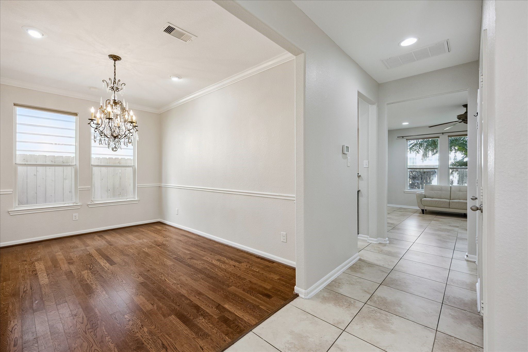 1910 Harwood Springs Drive Property Photo 4