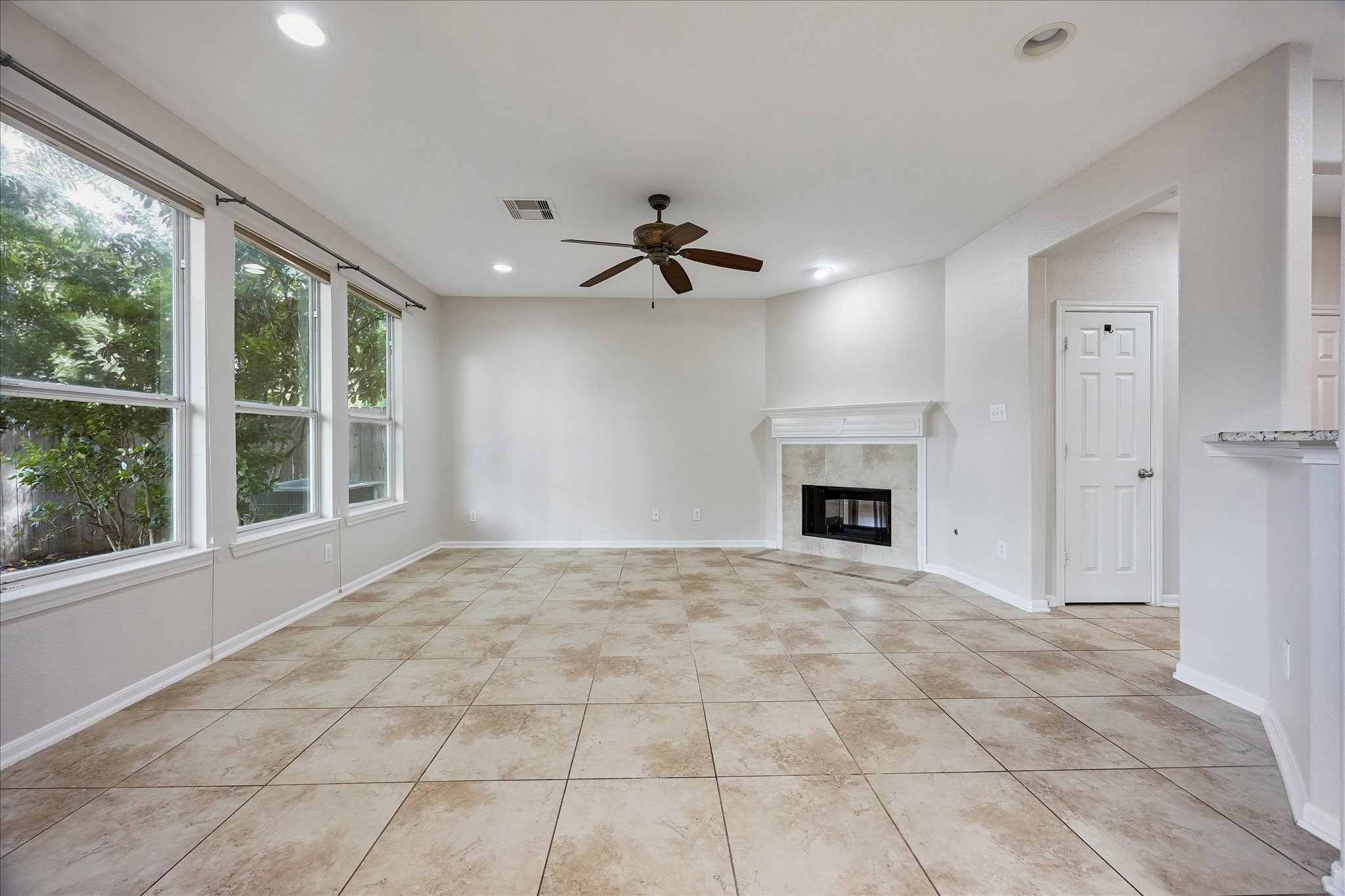 1910 Harwood Springs Drive Property Photo 8