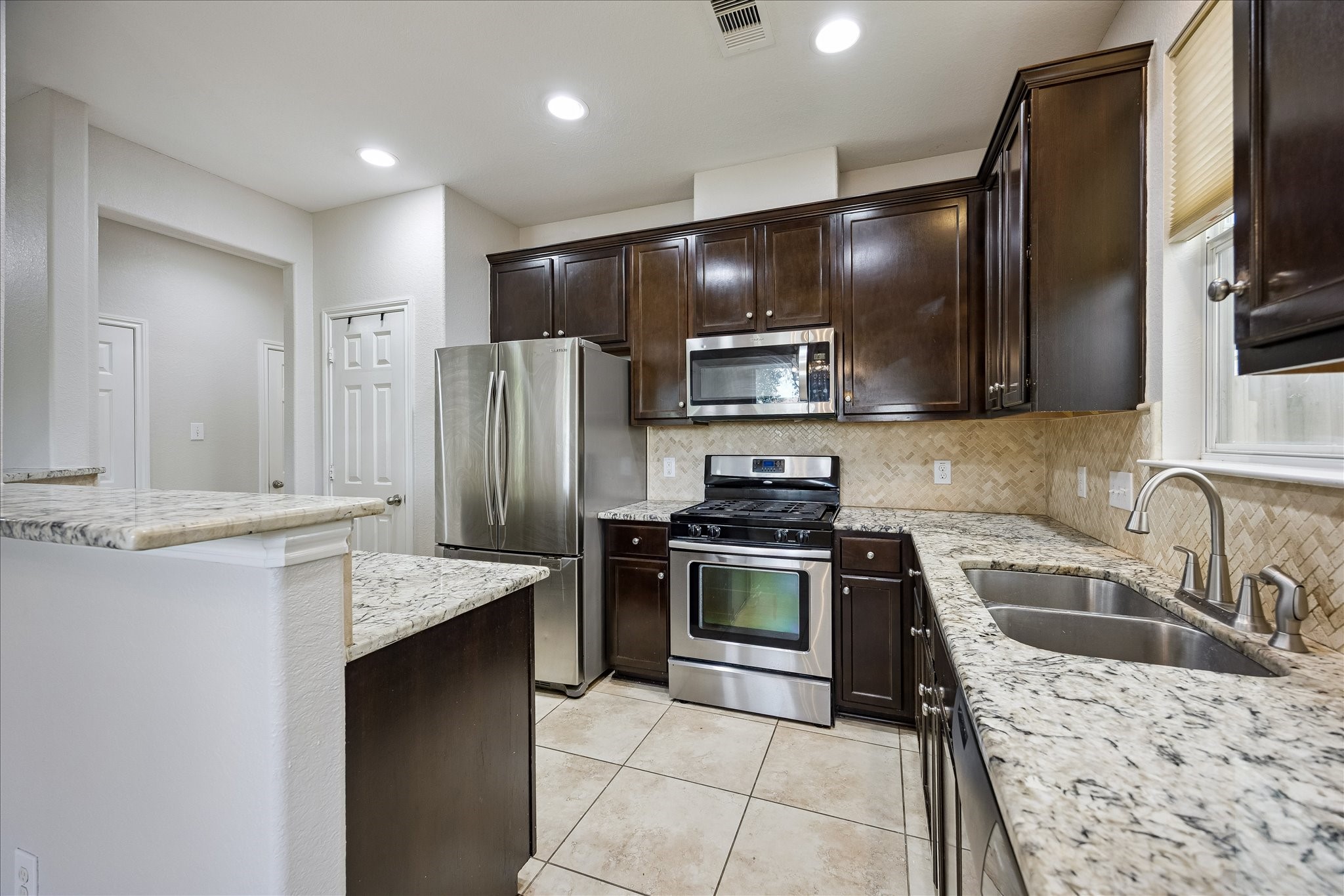 1910 Harwood Springs Drive Property Photo 13