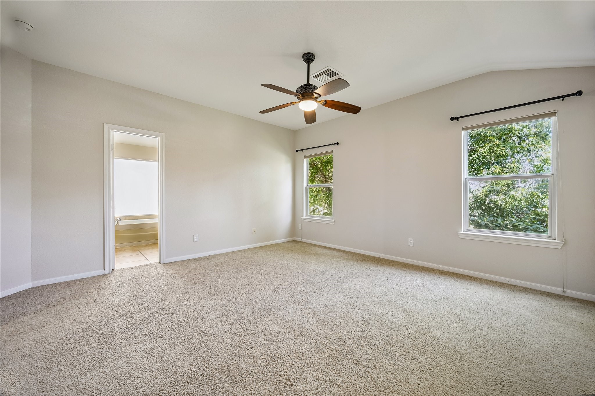 1910 Harwood Springs Drive Property Photo 21