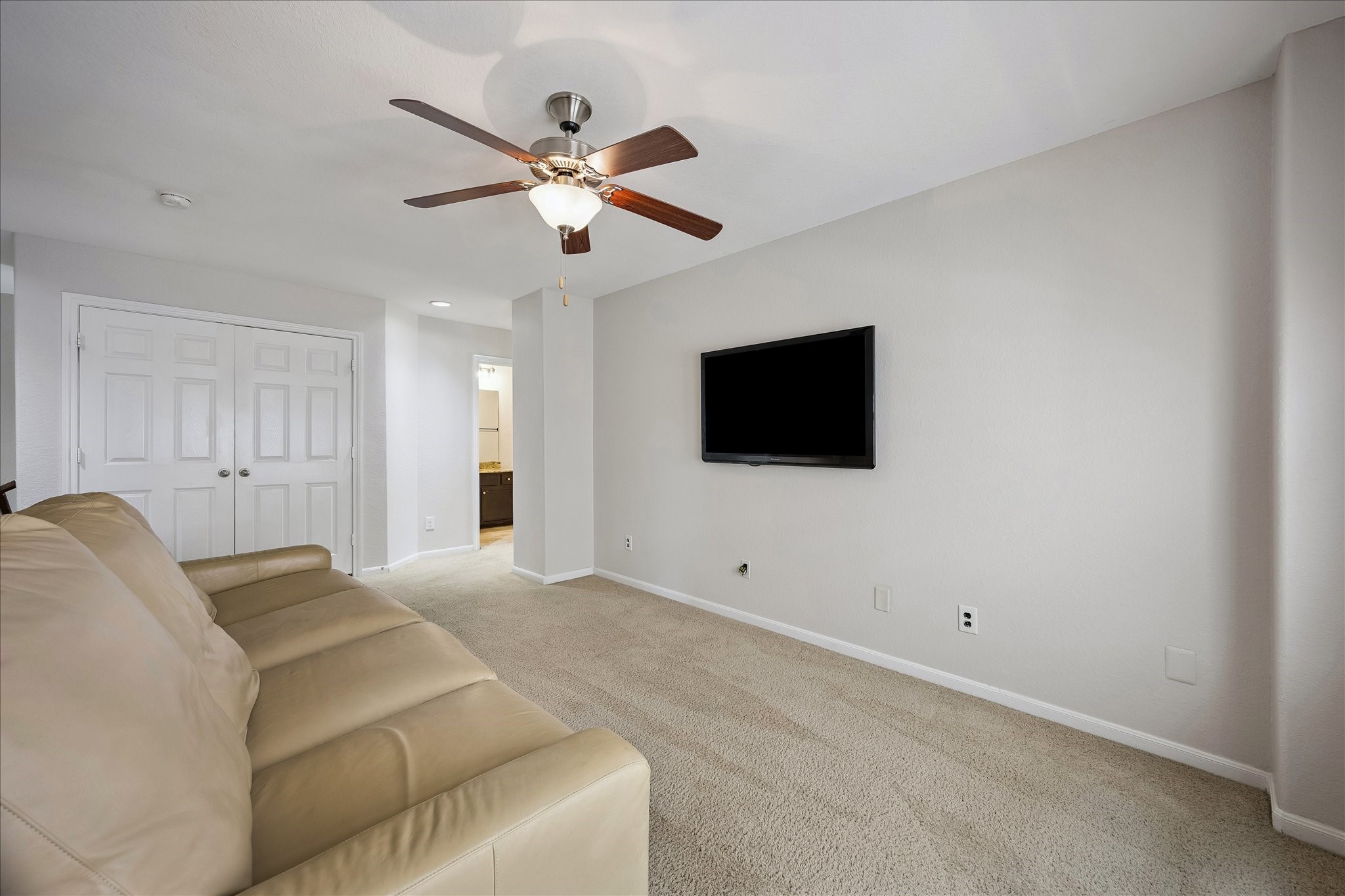 1910 Harwood Springs Drive Property Photo 26