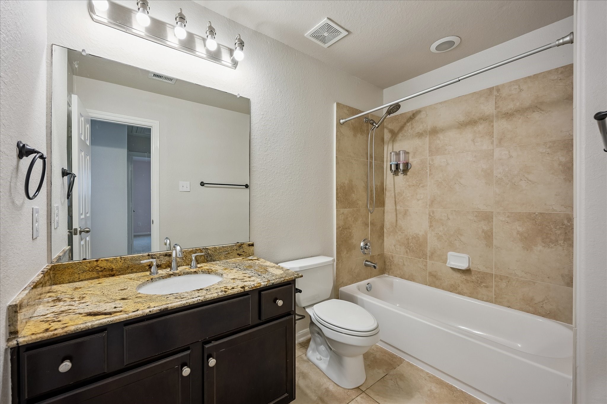 1910 Harwood Springs Drive Property Photo 28