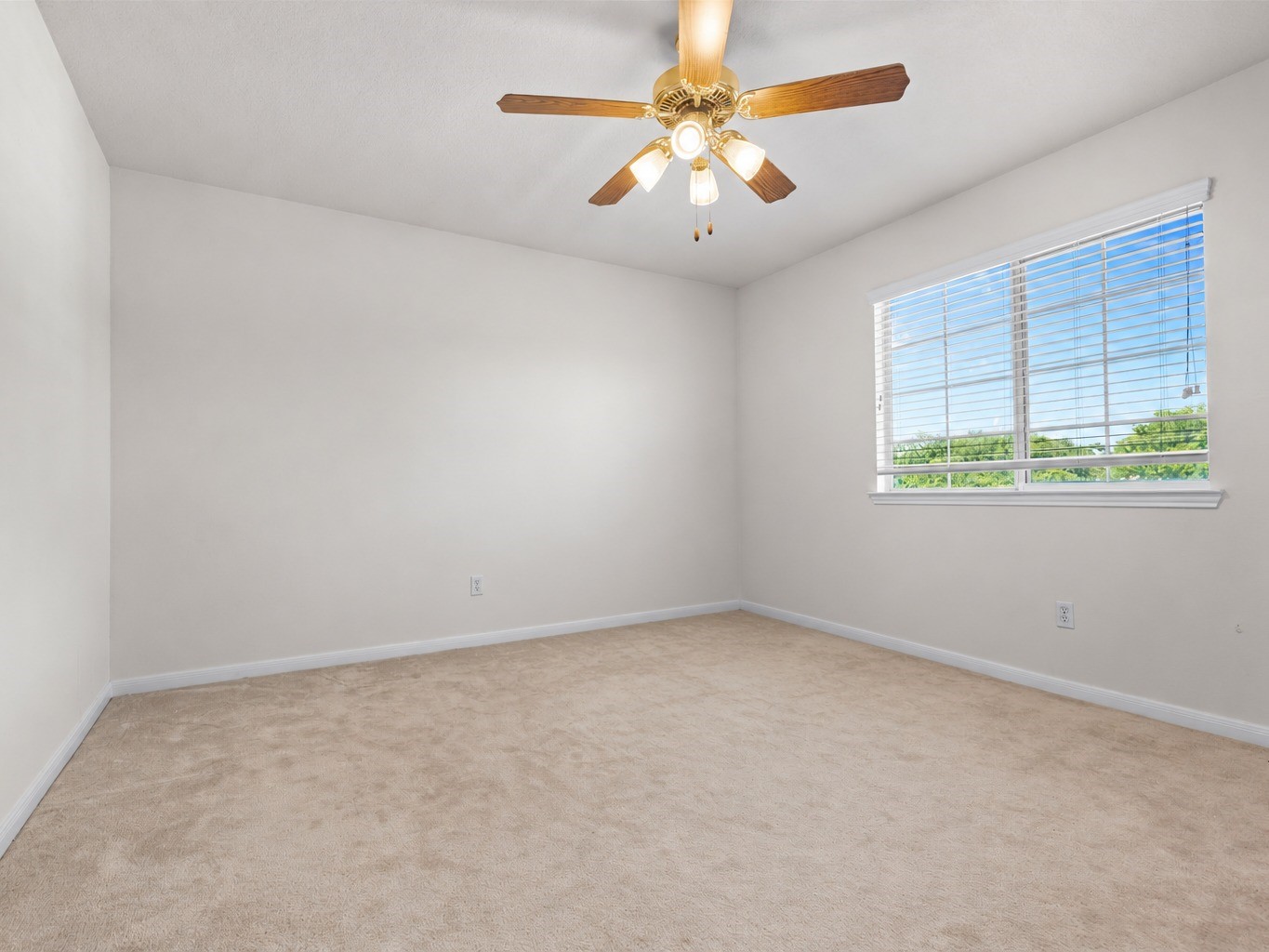 19327 Cloud Peak Drive Property Photo 22