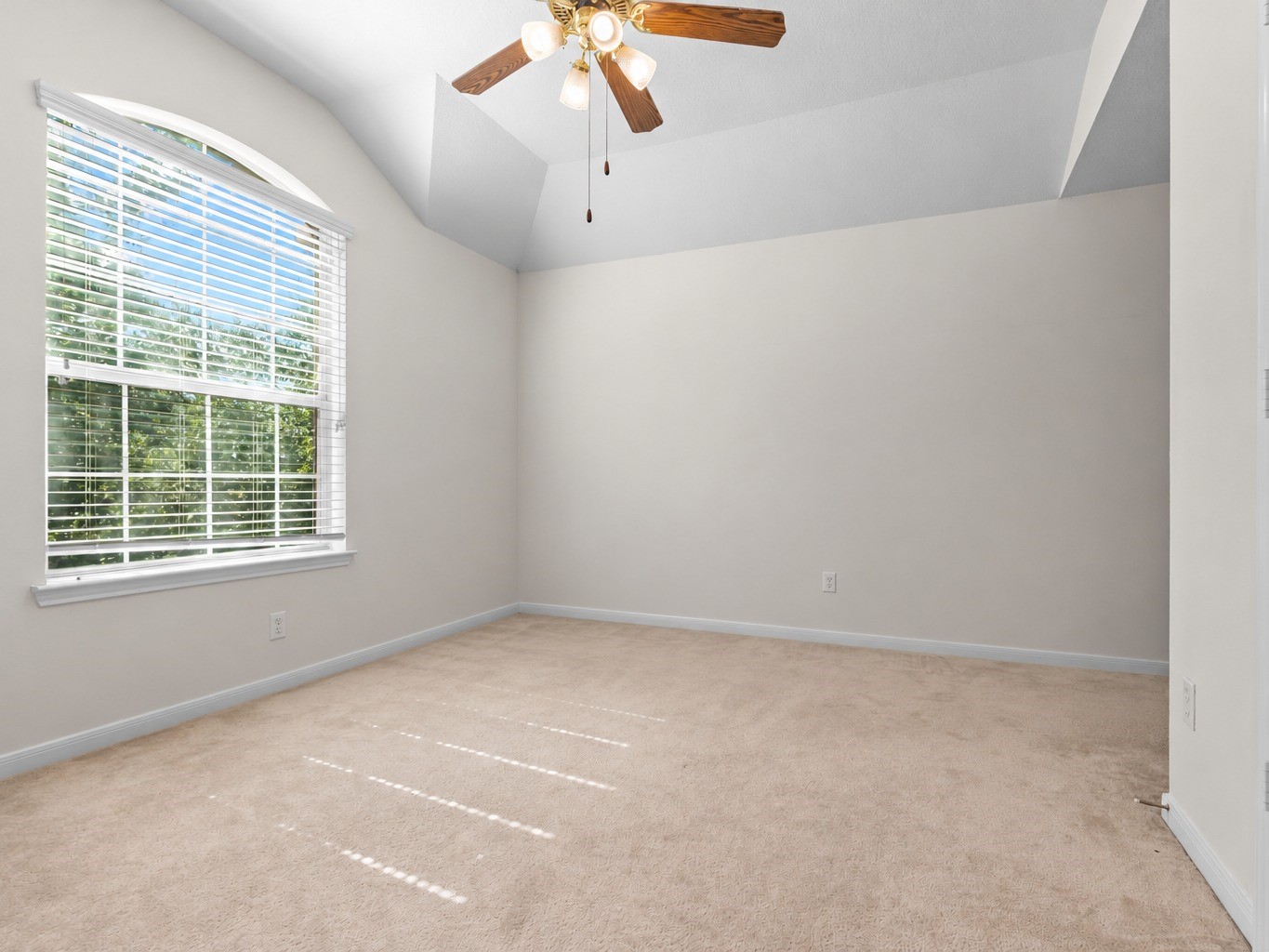 19327 Cloud Peak Drive Property Photo 26