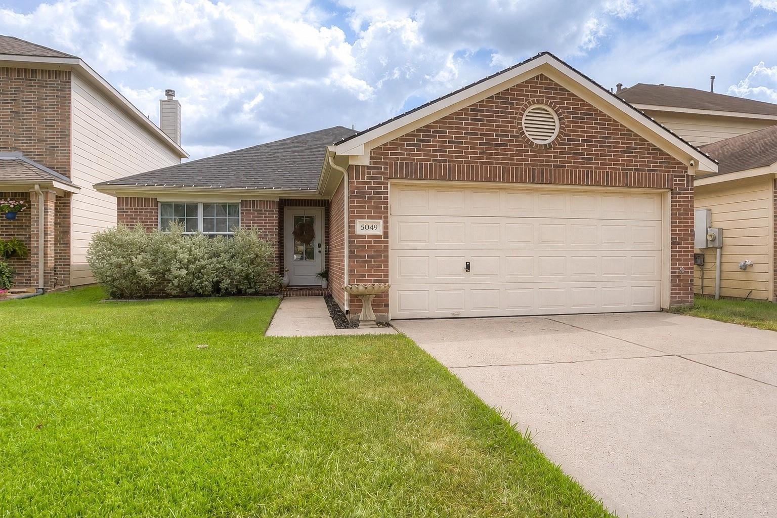 5049 Willow Point Drive, Conroe Tx 77303 Property Photo 2