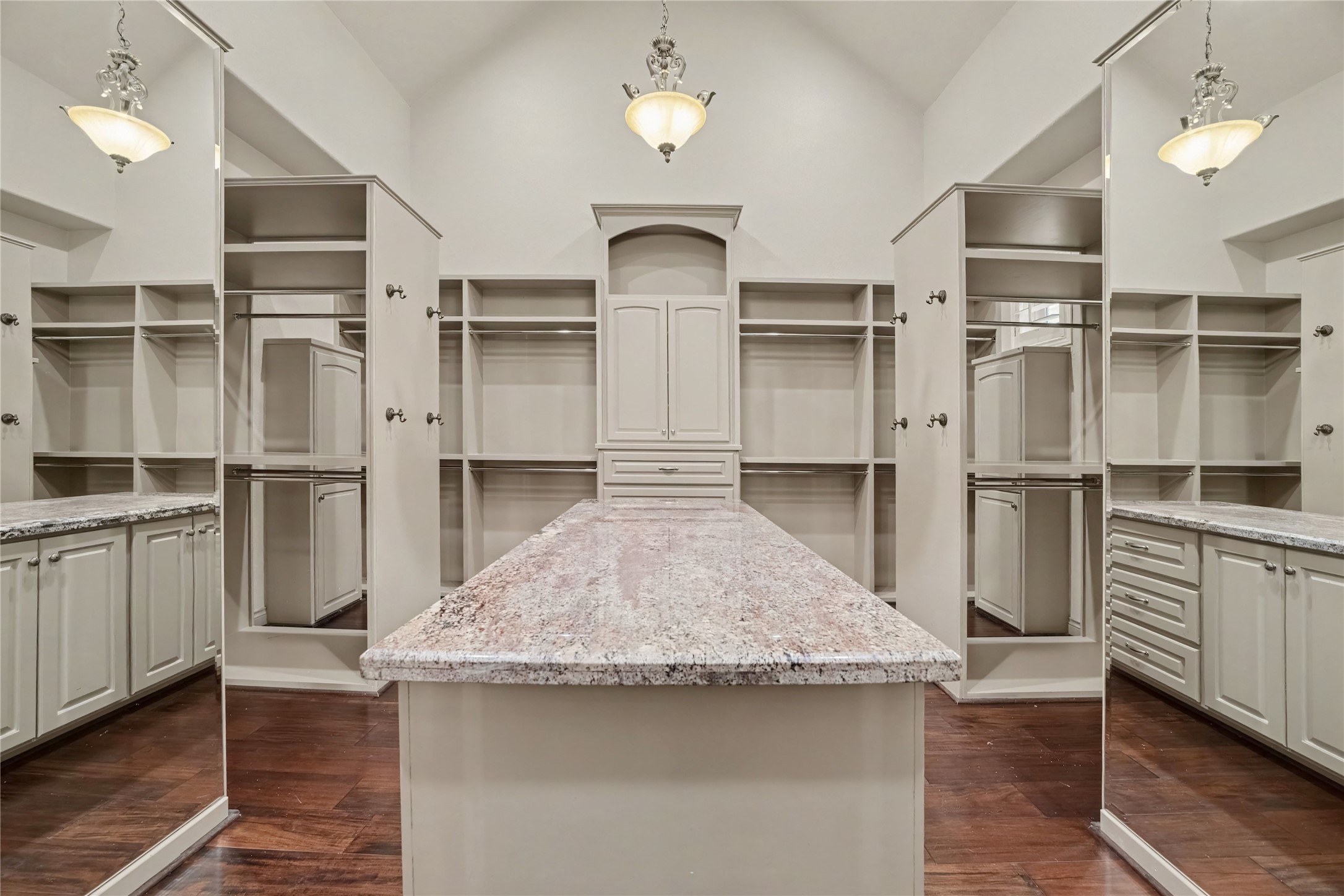 15611 Oyster Cove Drive Property Photo 11