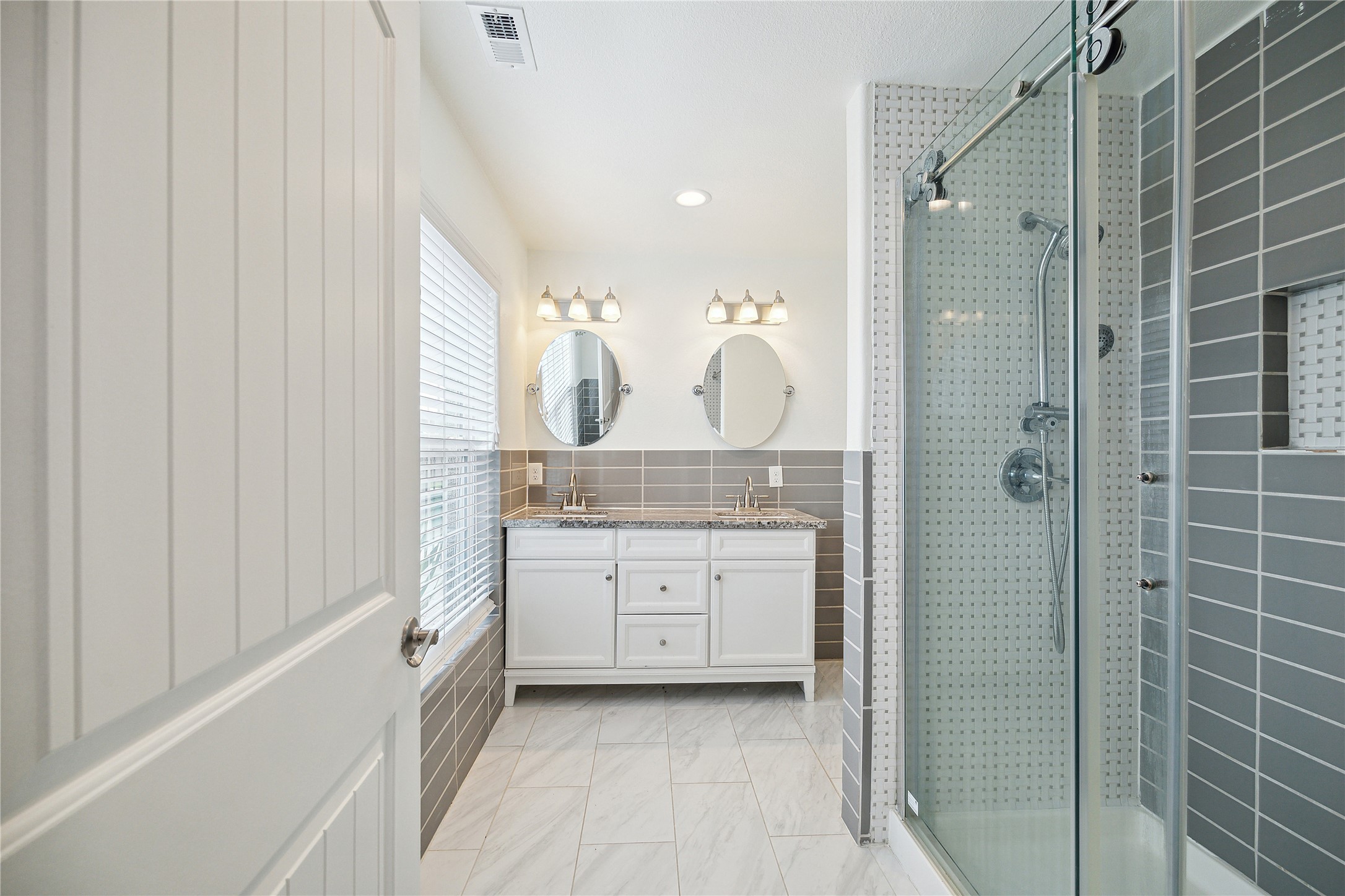 1301 Pearson Street Property Photo 9