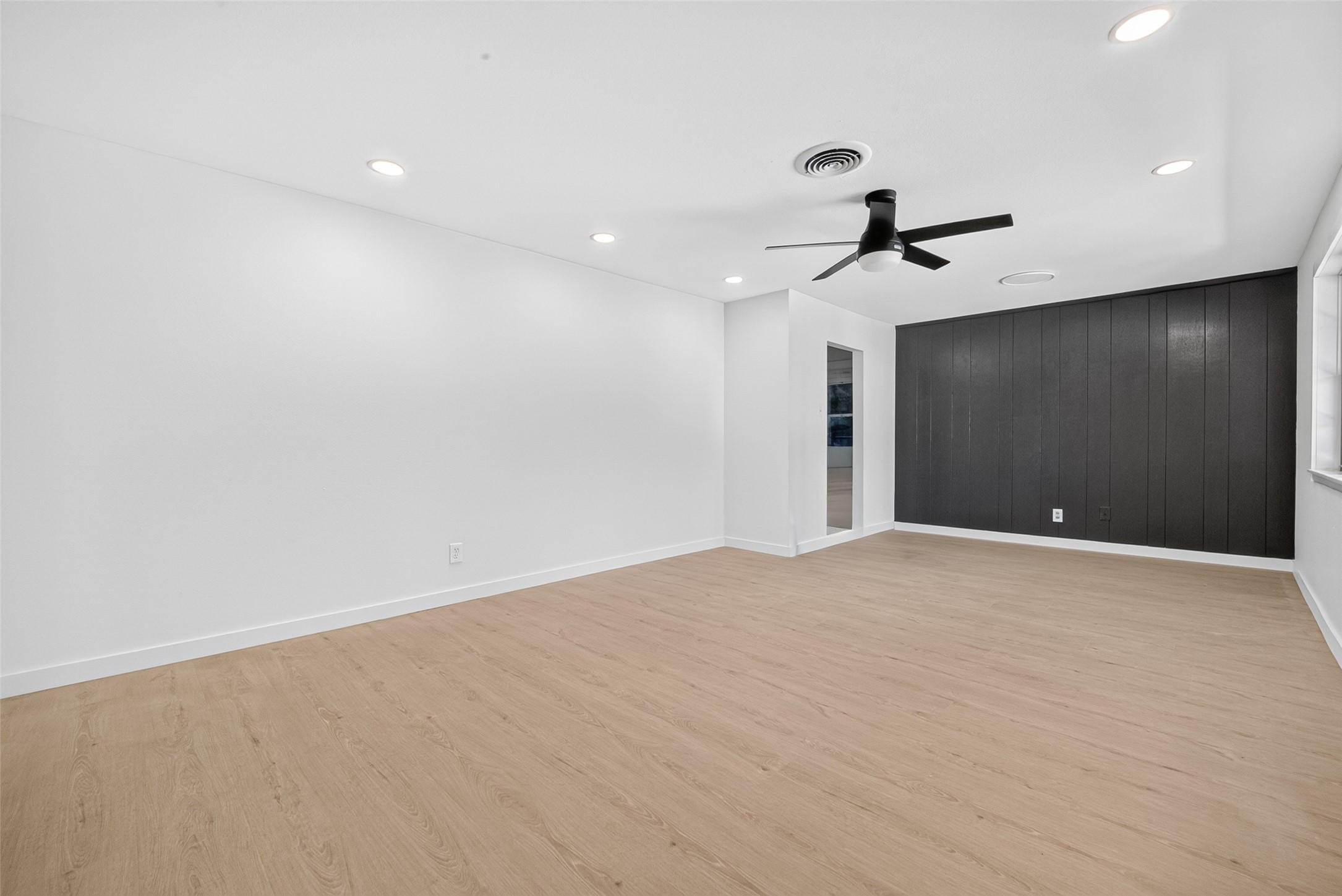 6131 Birdwood Road Property Photo 3