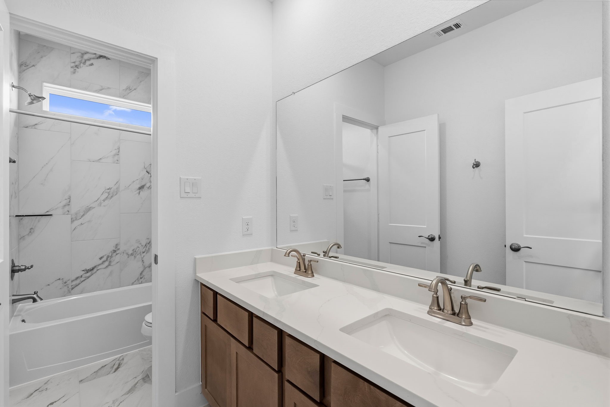 1214 Shaded Rock Drive Property Photo 17