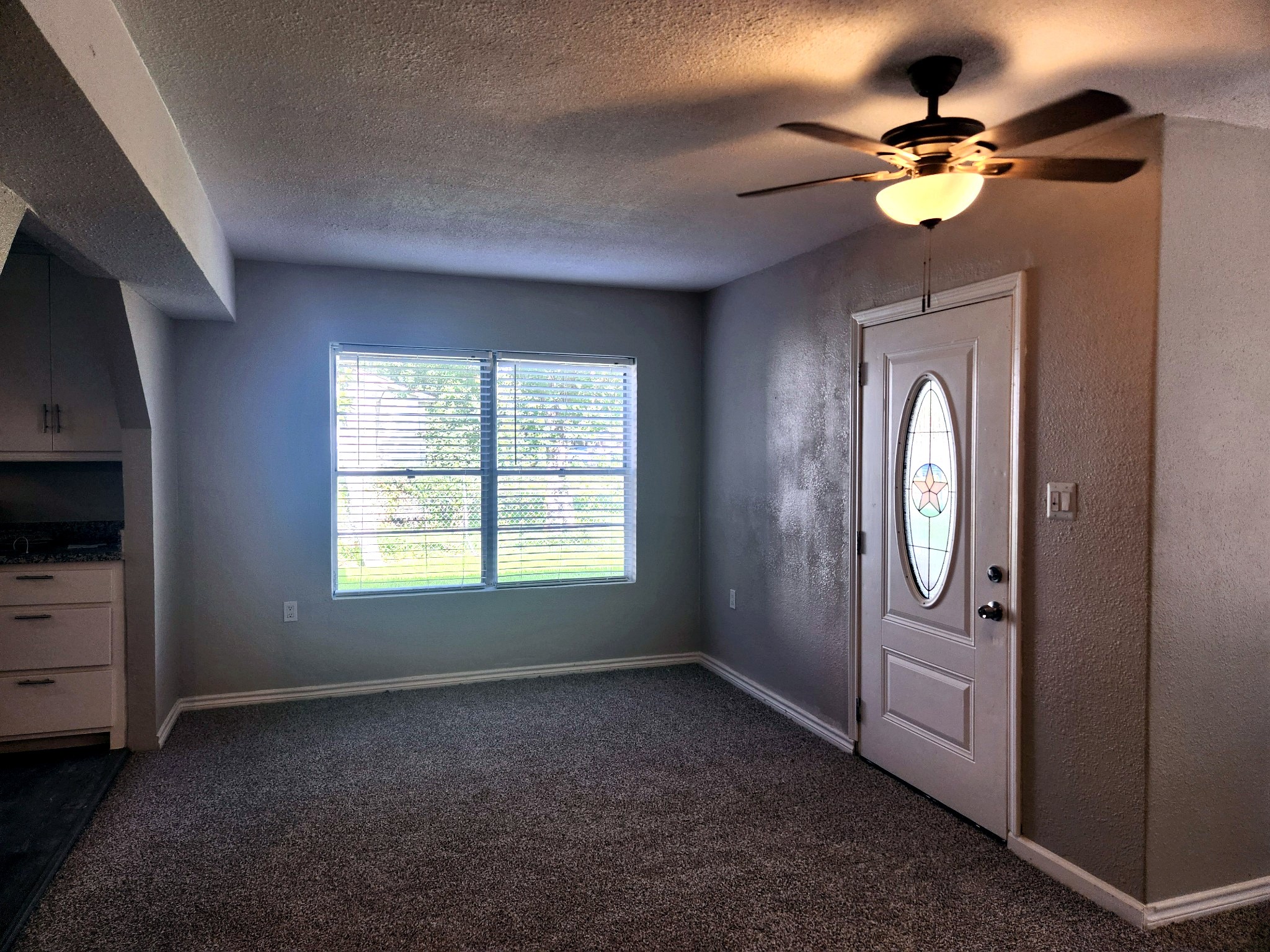 1114 E Pecan Street Property Photo 4
