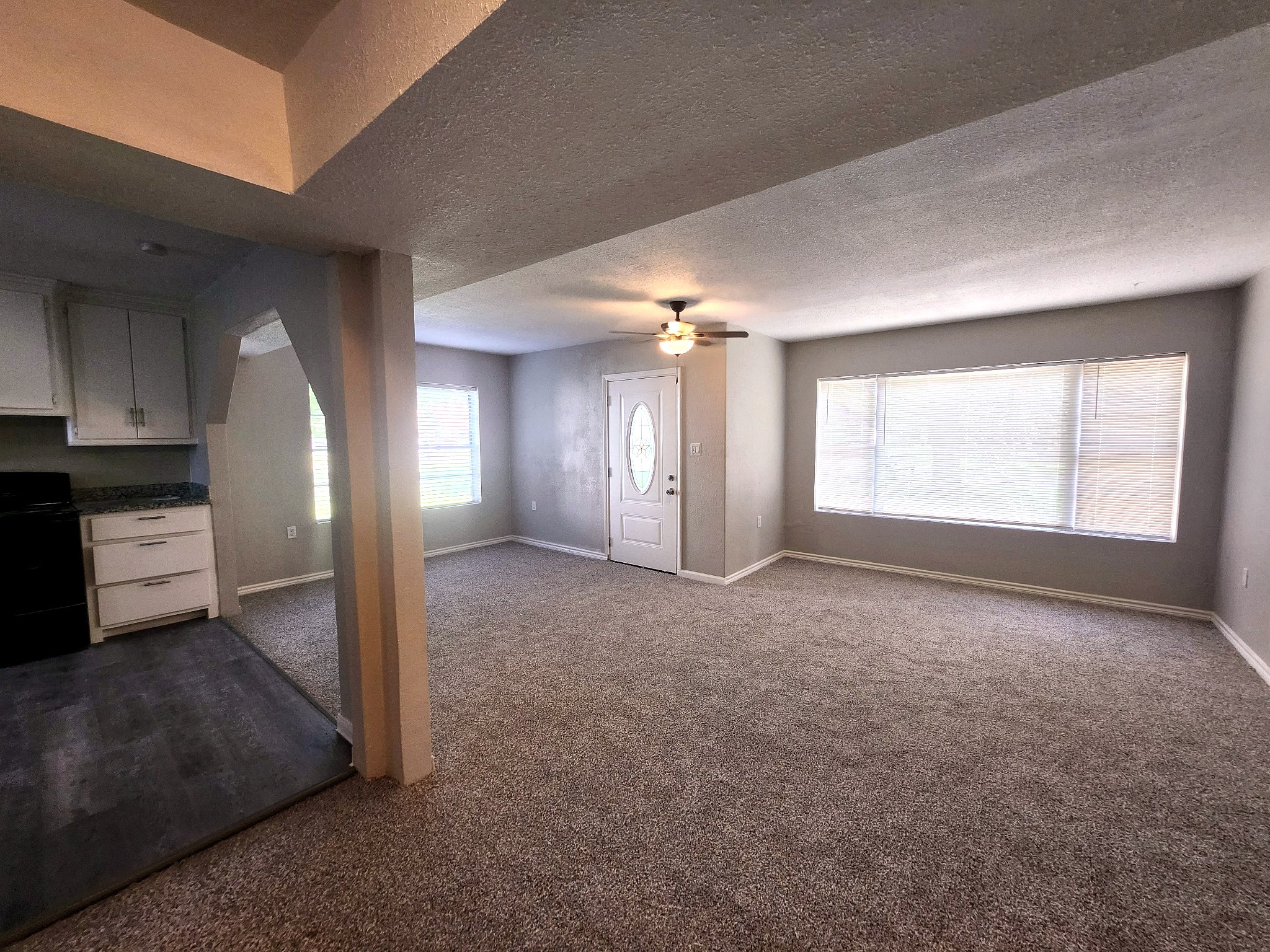 1114 E Pecan Street Property Photo 9