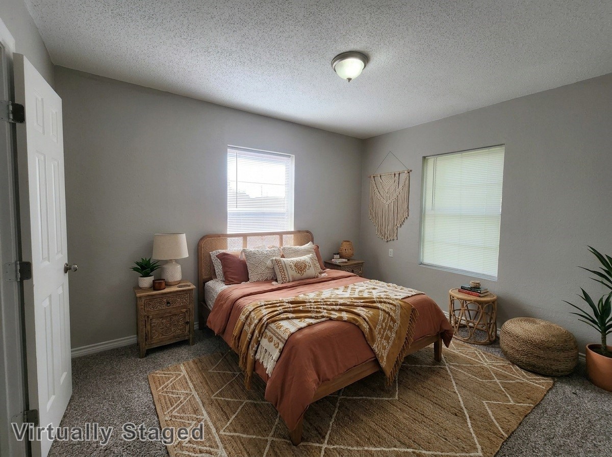 1114 E Pecan Street Property Photo 12